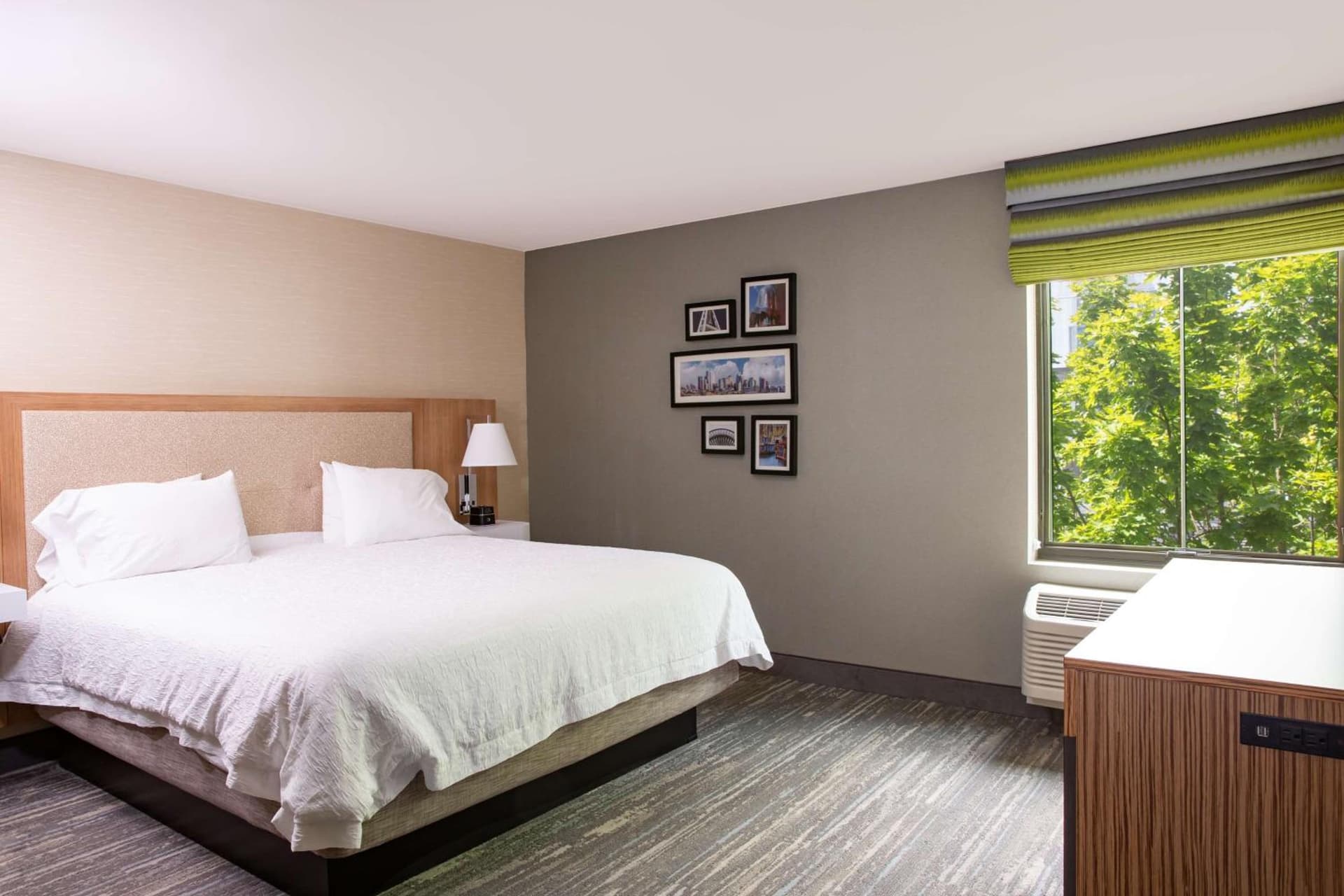 Hampton Inn & Suites Seattle-Downtown gallery photo in Seattle, WA — image 9