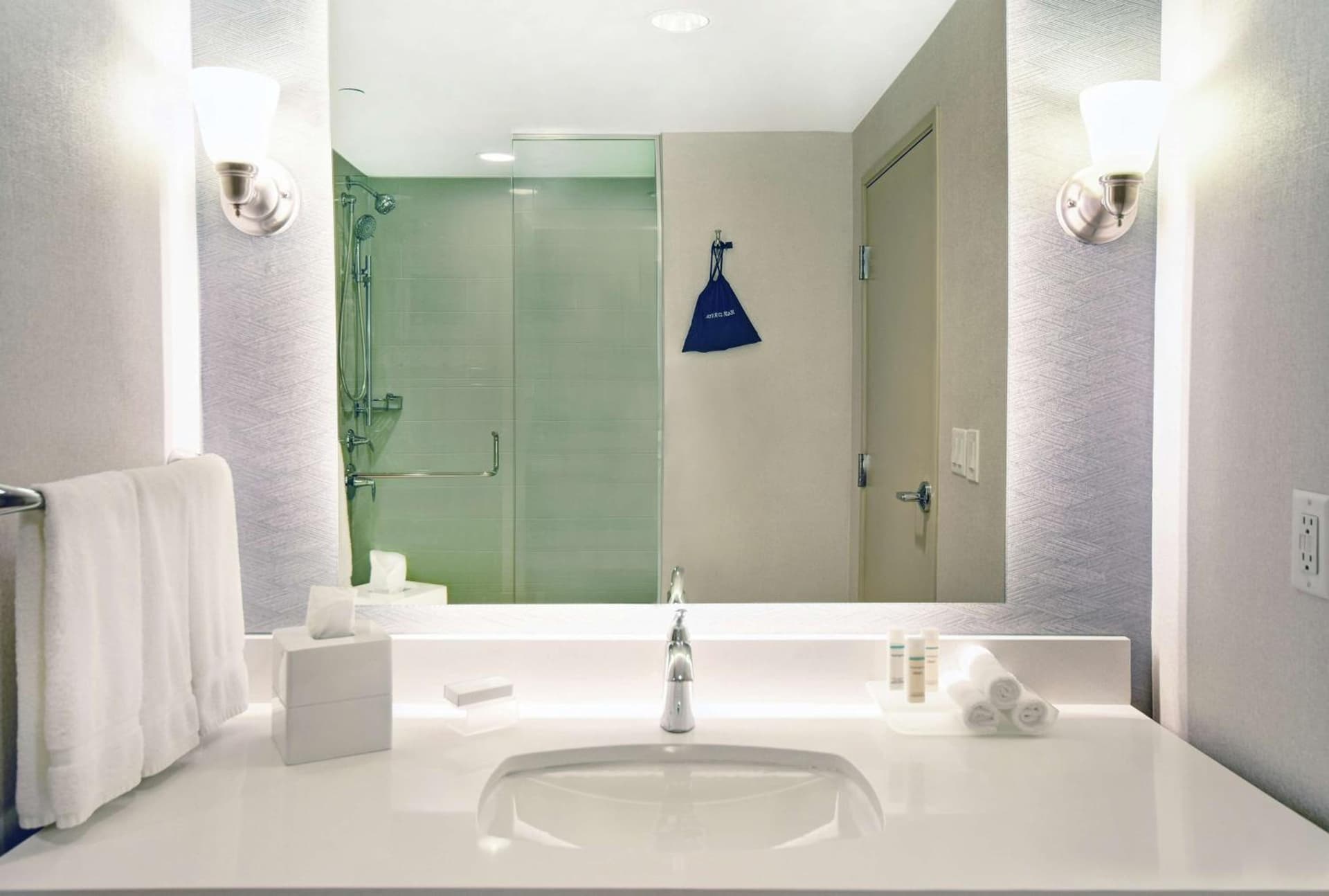 Homewood Suites by Hilton Seattle Downtown gallery photo in Seattle, WA — image 11