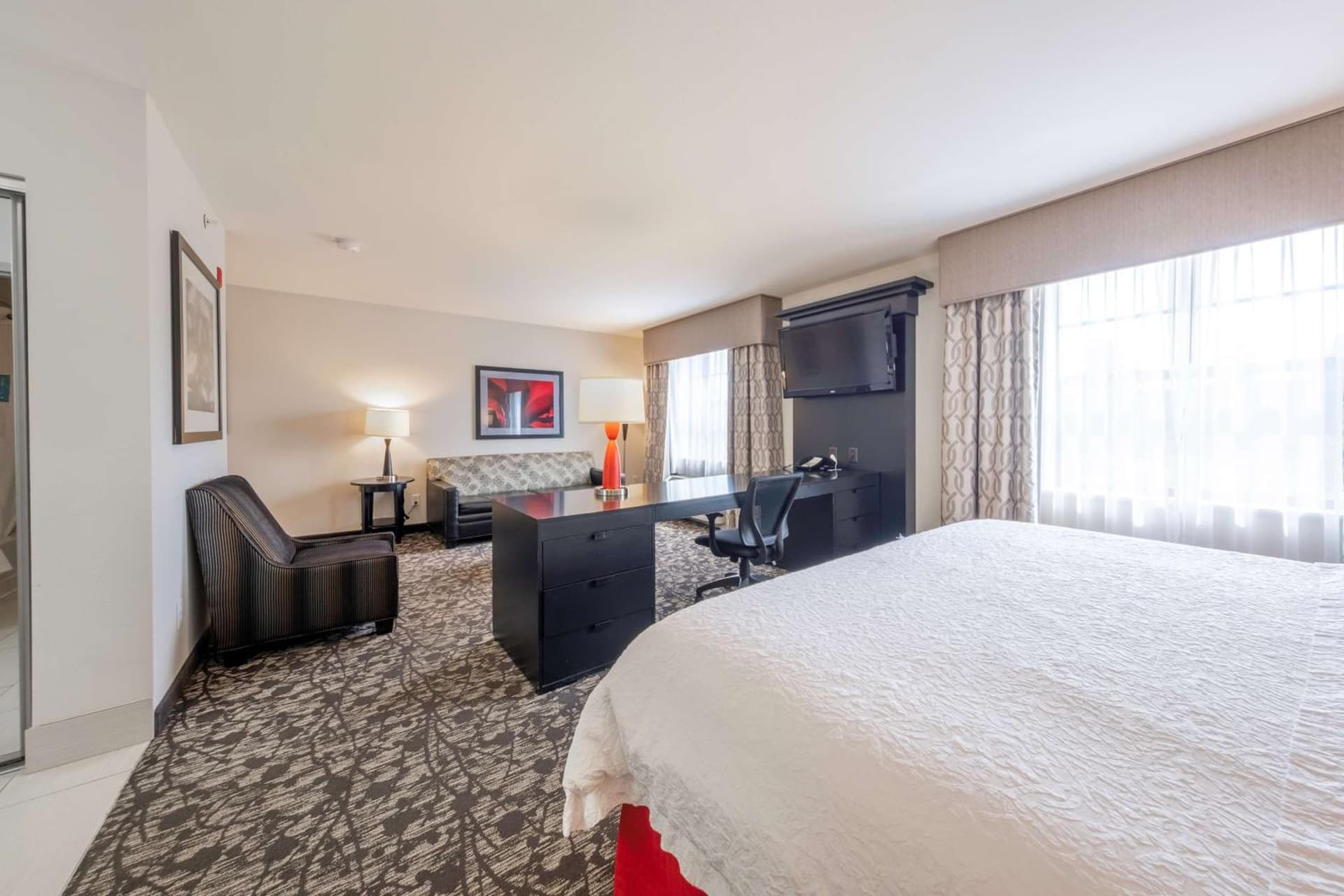 Hampton Inn & Suites DuPont property views in DuPont, WA — gallery photo 3