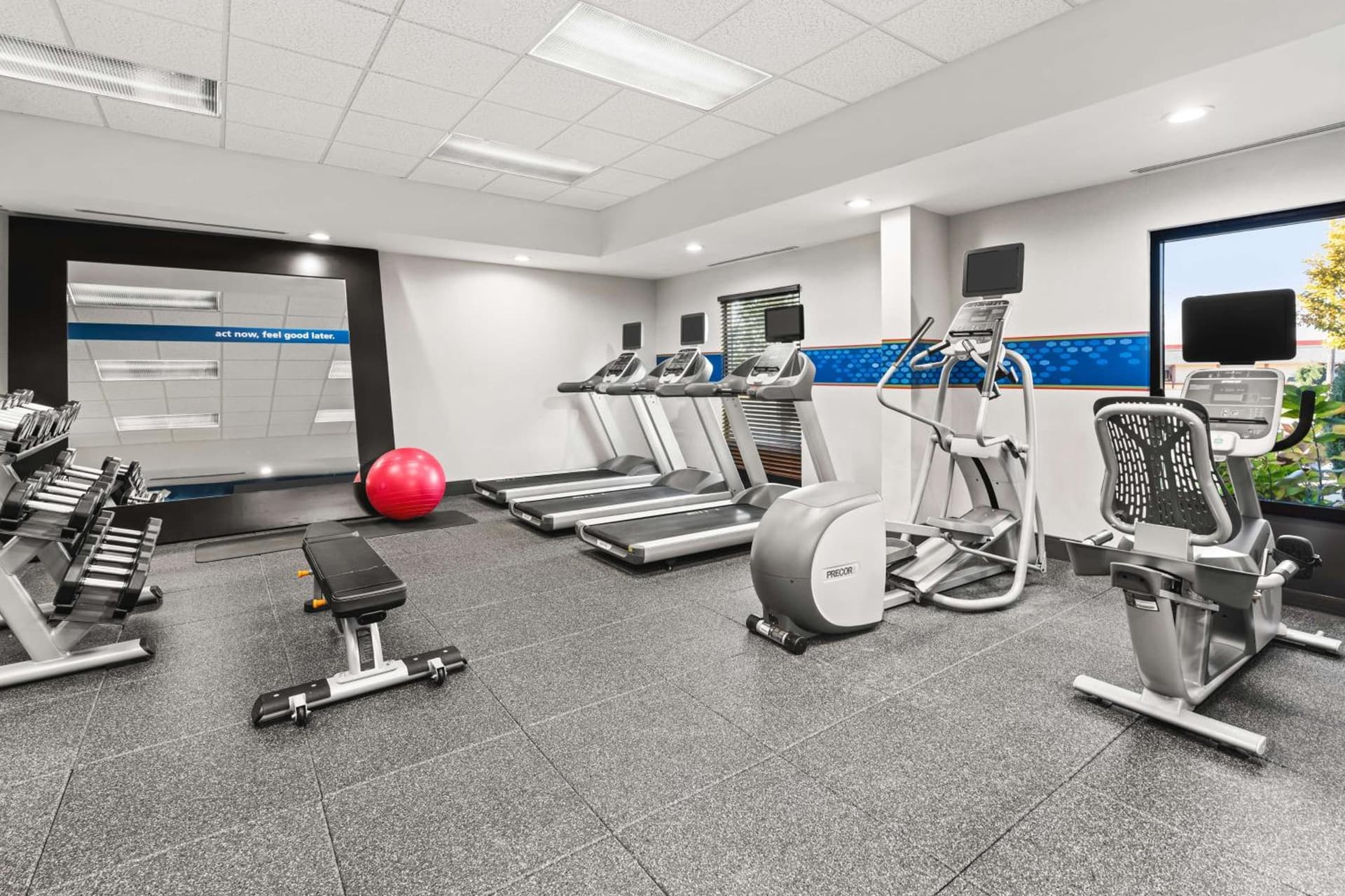 Hampton Inn Seekonk gallery photo in Seekonk, MA — image 32