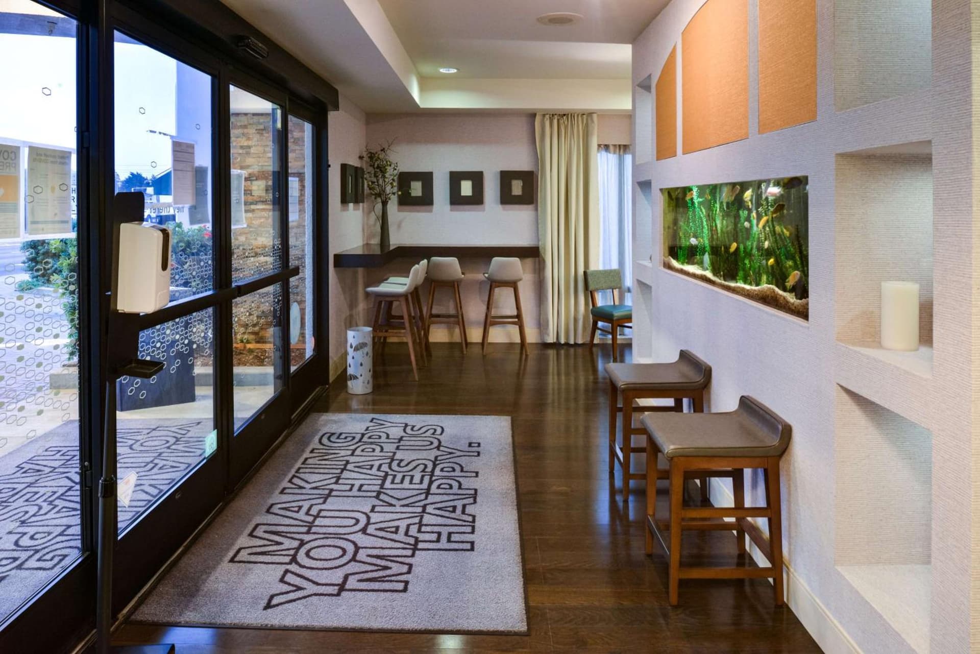 Hampton Inn San Francisco - Daly City interior in Daly City, CA — gallery photo 2