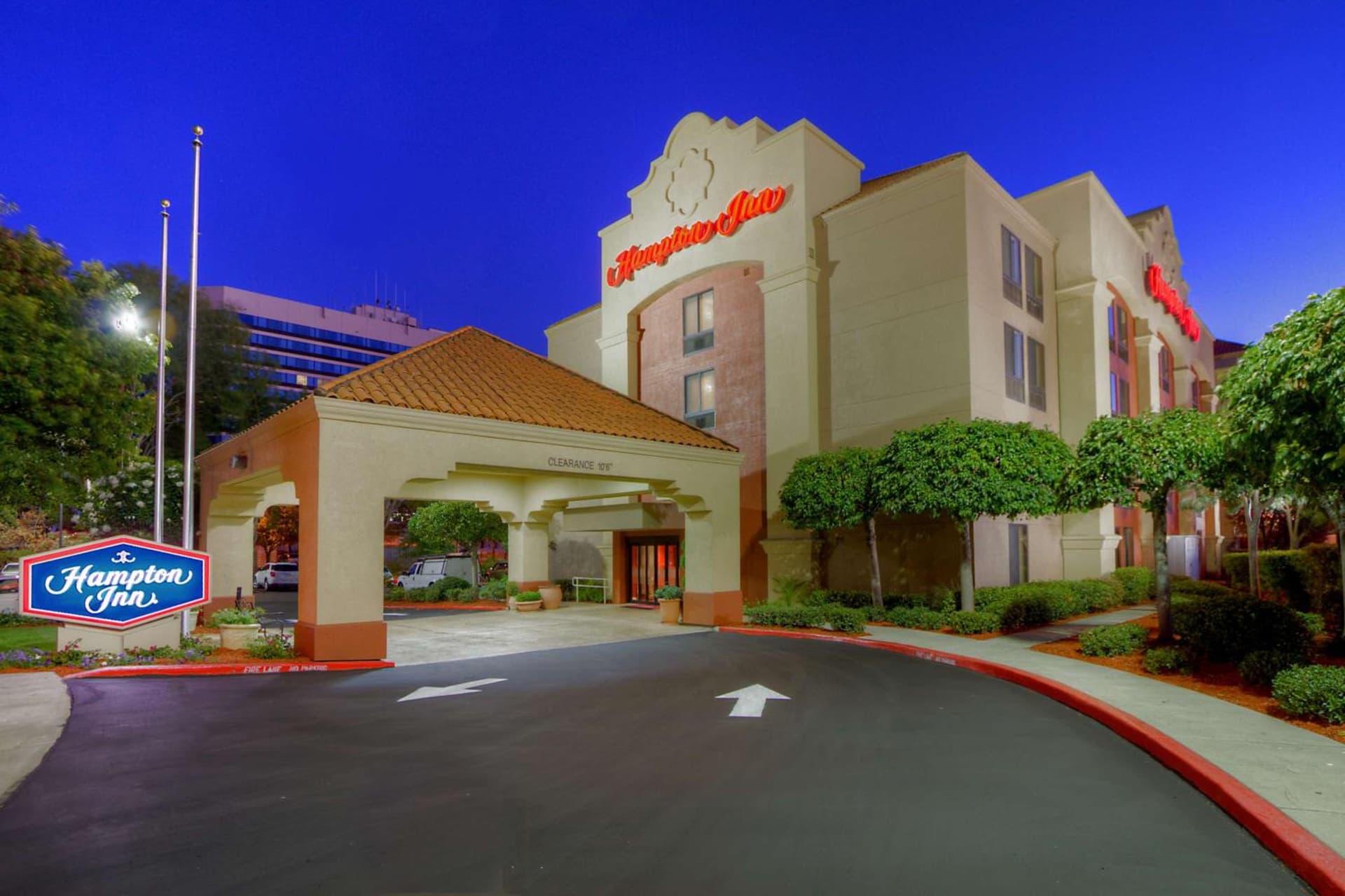 Hampton Inn Milpitas interior in Milpitas, CA — gallery photo 2