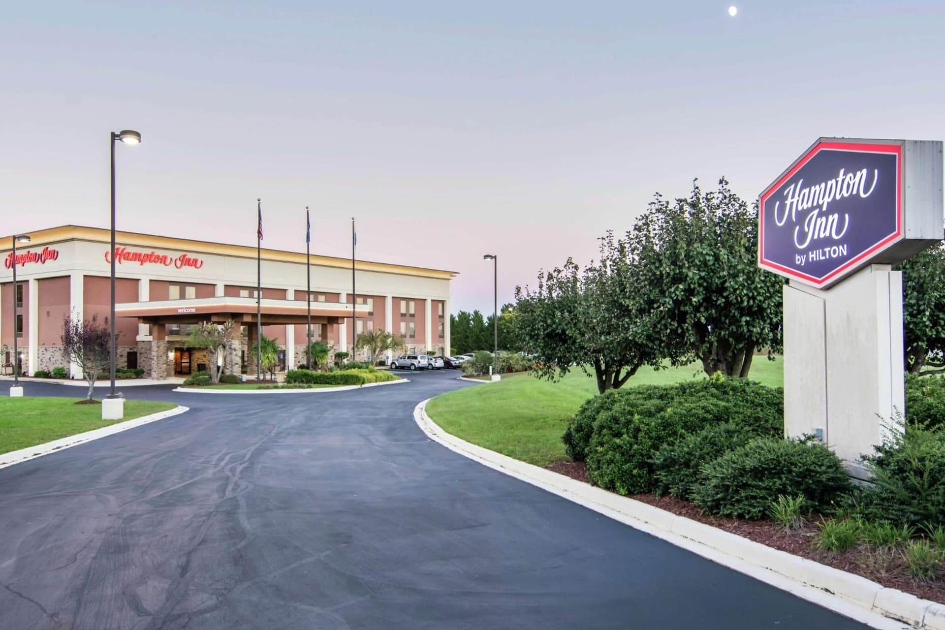 Hampton Inn South Hill interior in South Hill, VA — gallery photo 2