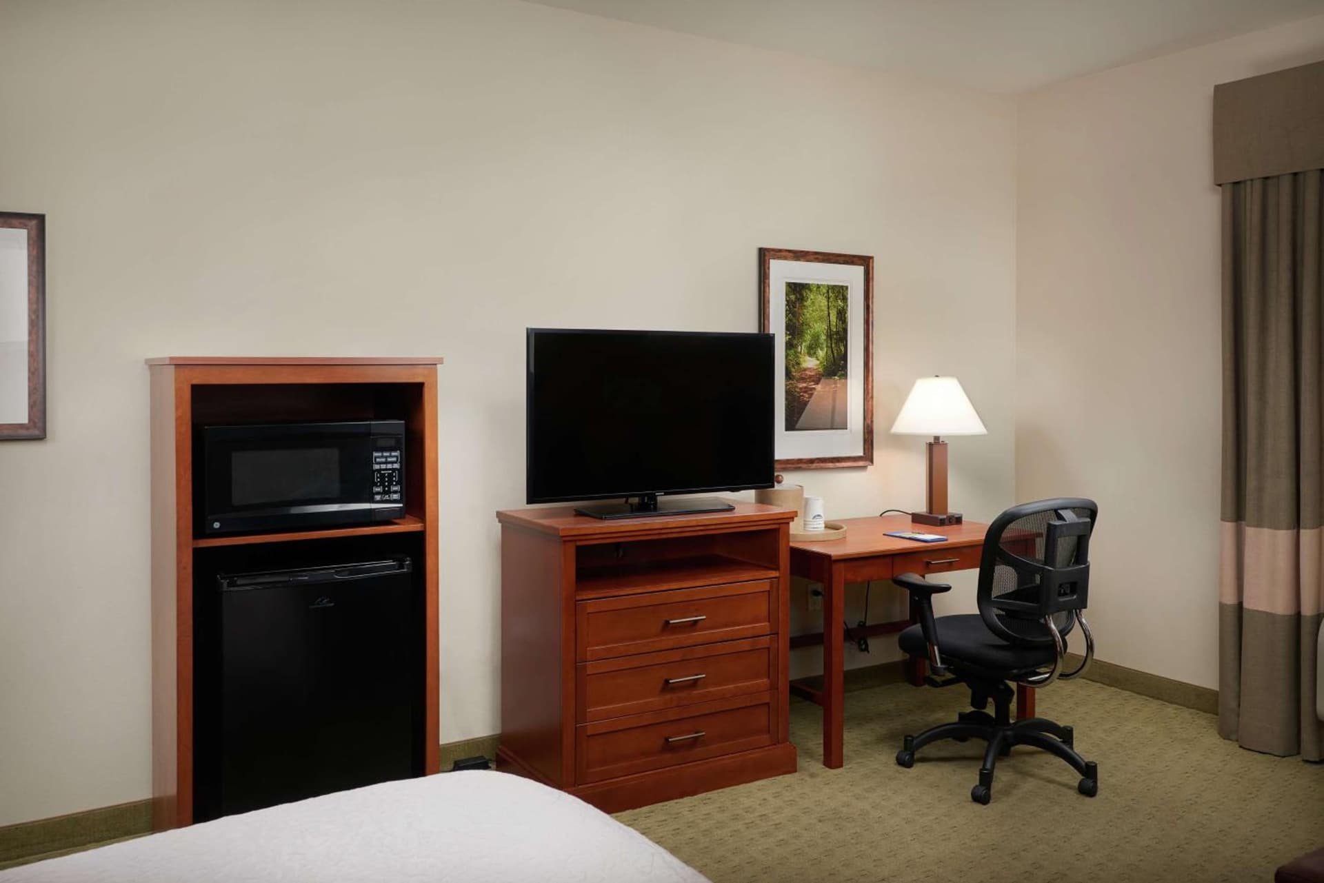 Hampton Inn and Suites Salem gallery photo in Salem, OR — image 11