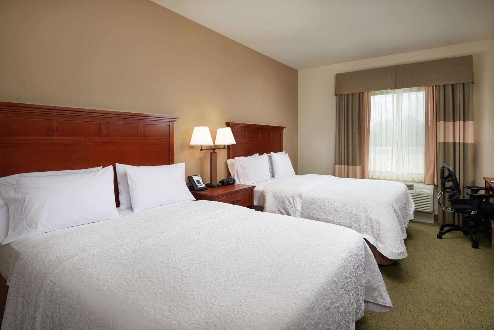 Hampton Inn and Suites Salem gallery photo in Salem, OR — image 7