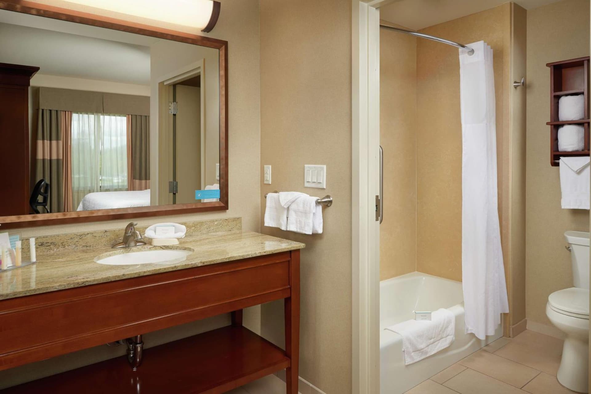 Hampton Inn and Suites Salem gallery photo in Salem, OR — image 6