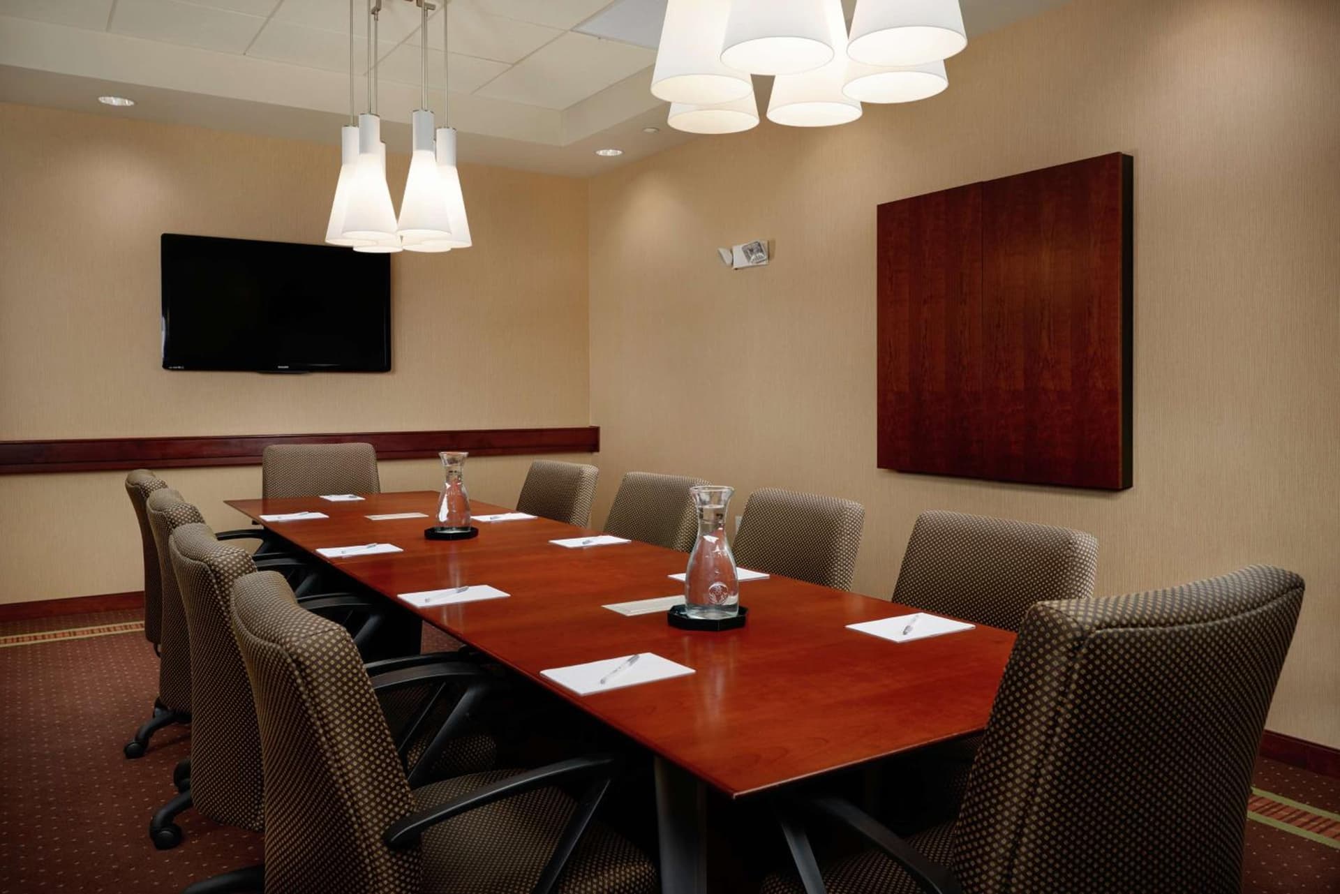 Hampton Inn and Suites Salem interior in Salem, OR — gallery photo 2