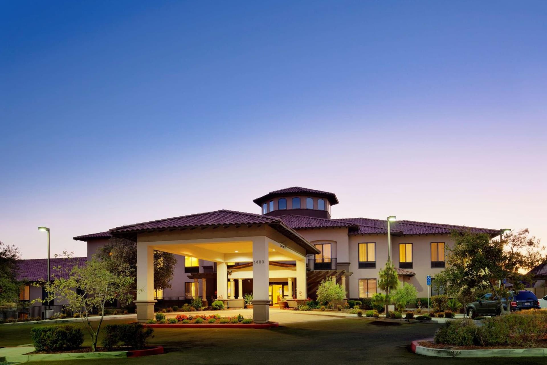 Hampton Inn & Suites Arroyo Grande interior in Arroyo Grande, CA — gallery photo 2