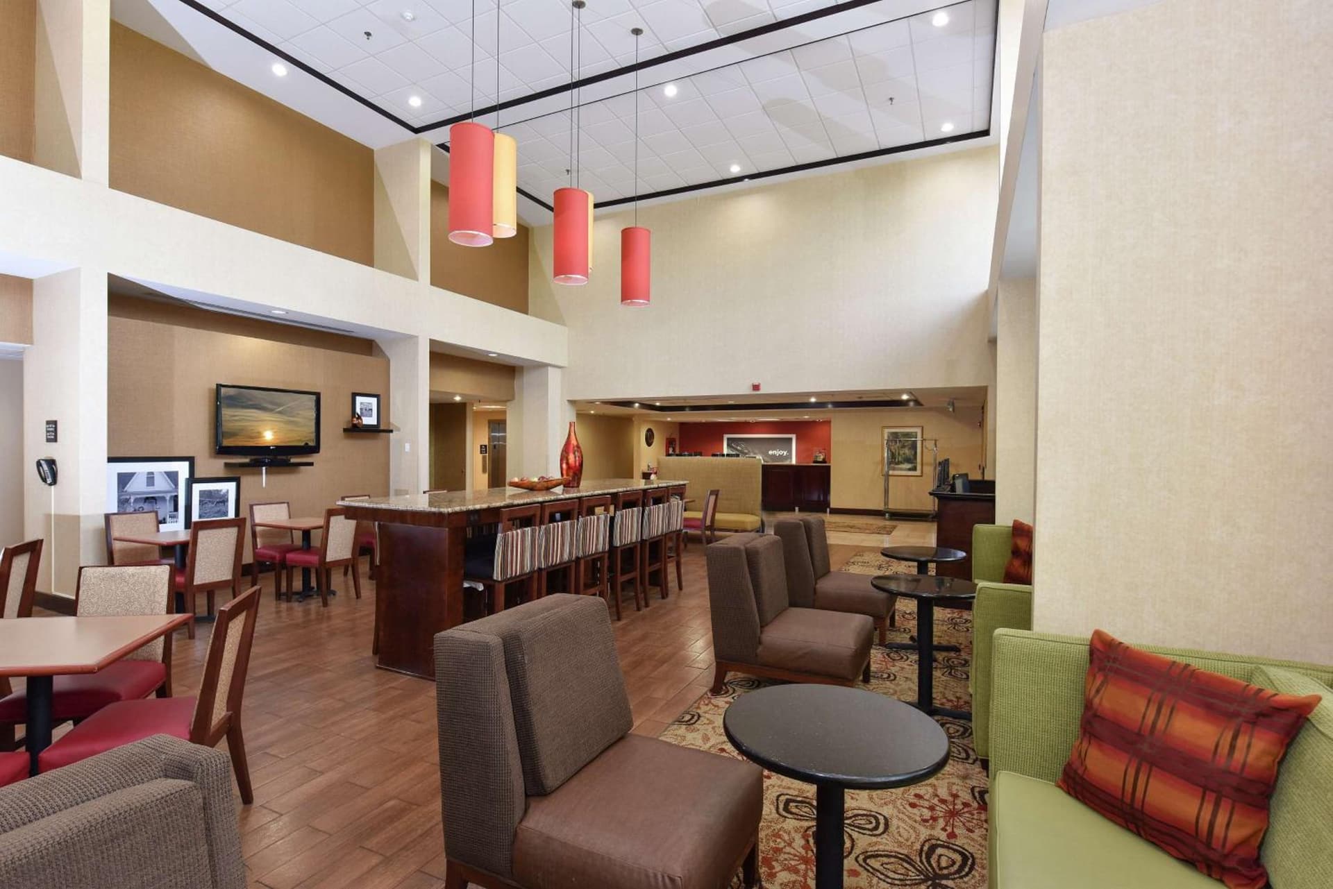 Hampton Inn Selma interior in Selma, AL — gallery photo 2