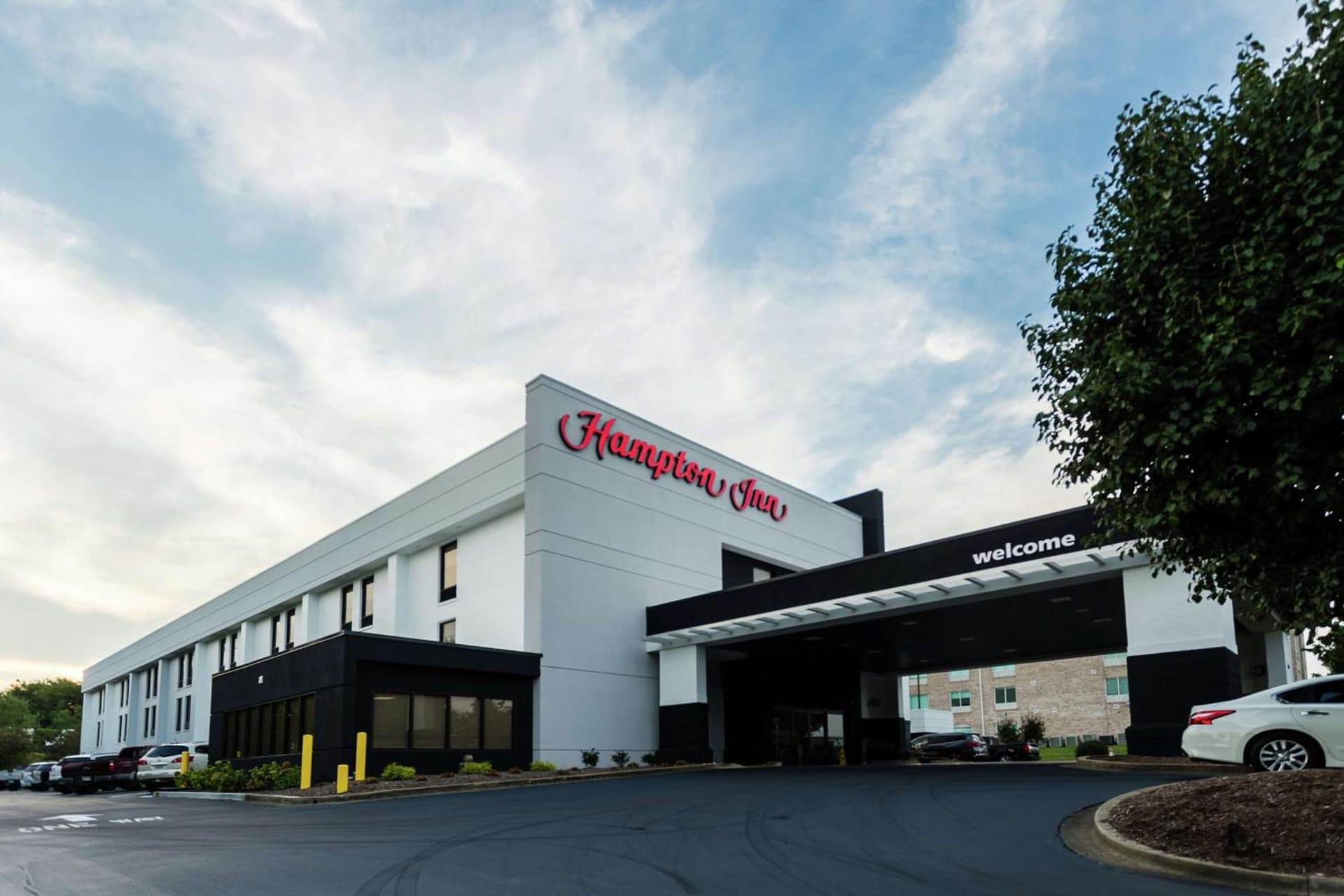 Hampton Inn Somerset featured exterior or lobby in Somerset, KY — similar hotel