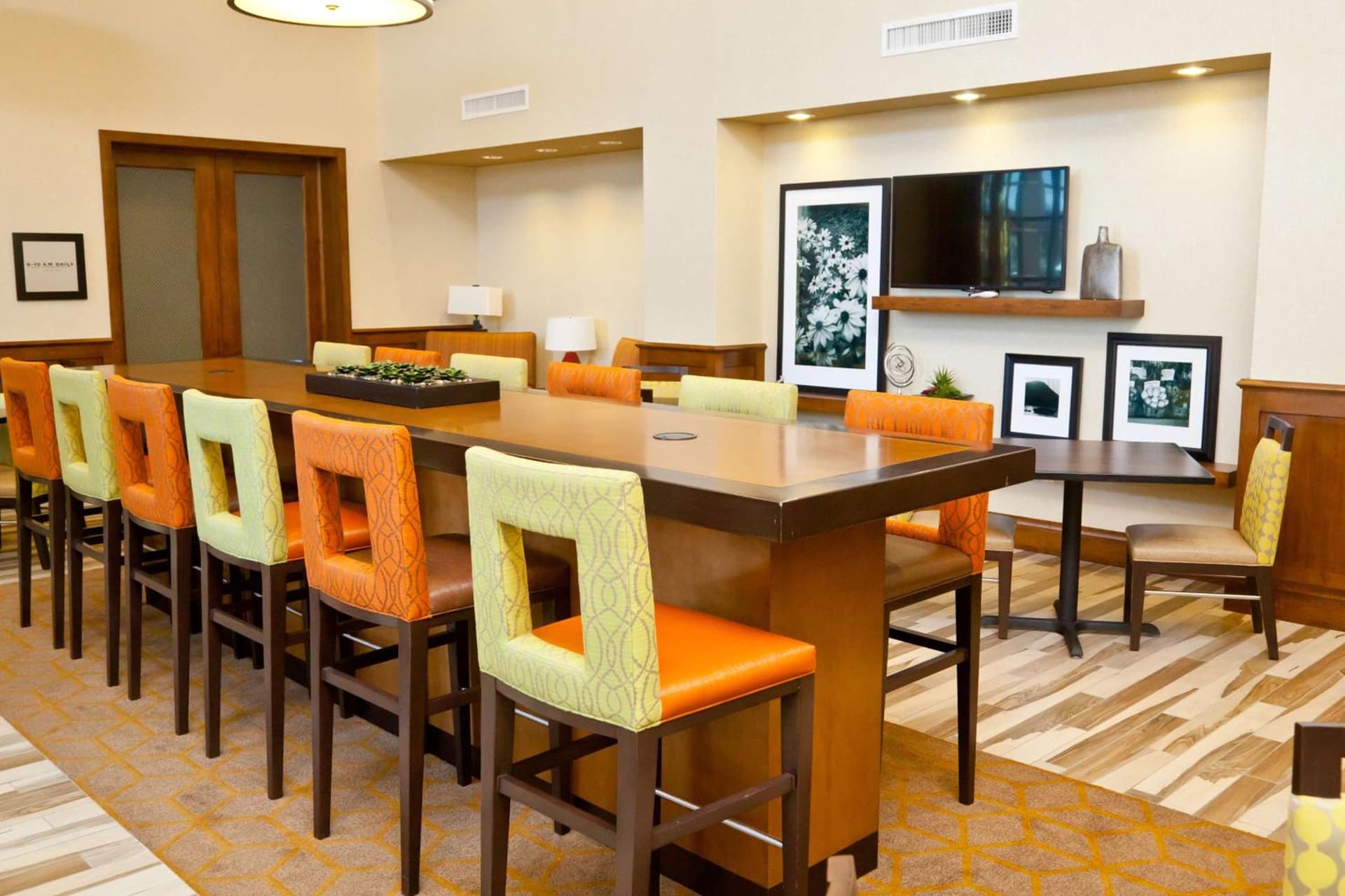 Hampton Inn & Suites Salinas property views in Salinas, CA — gallery photo 3