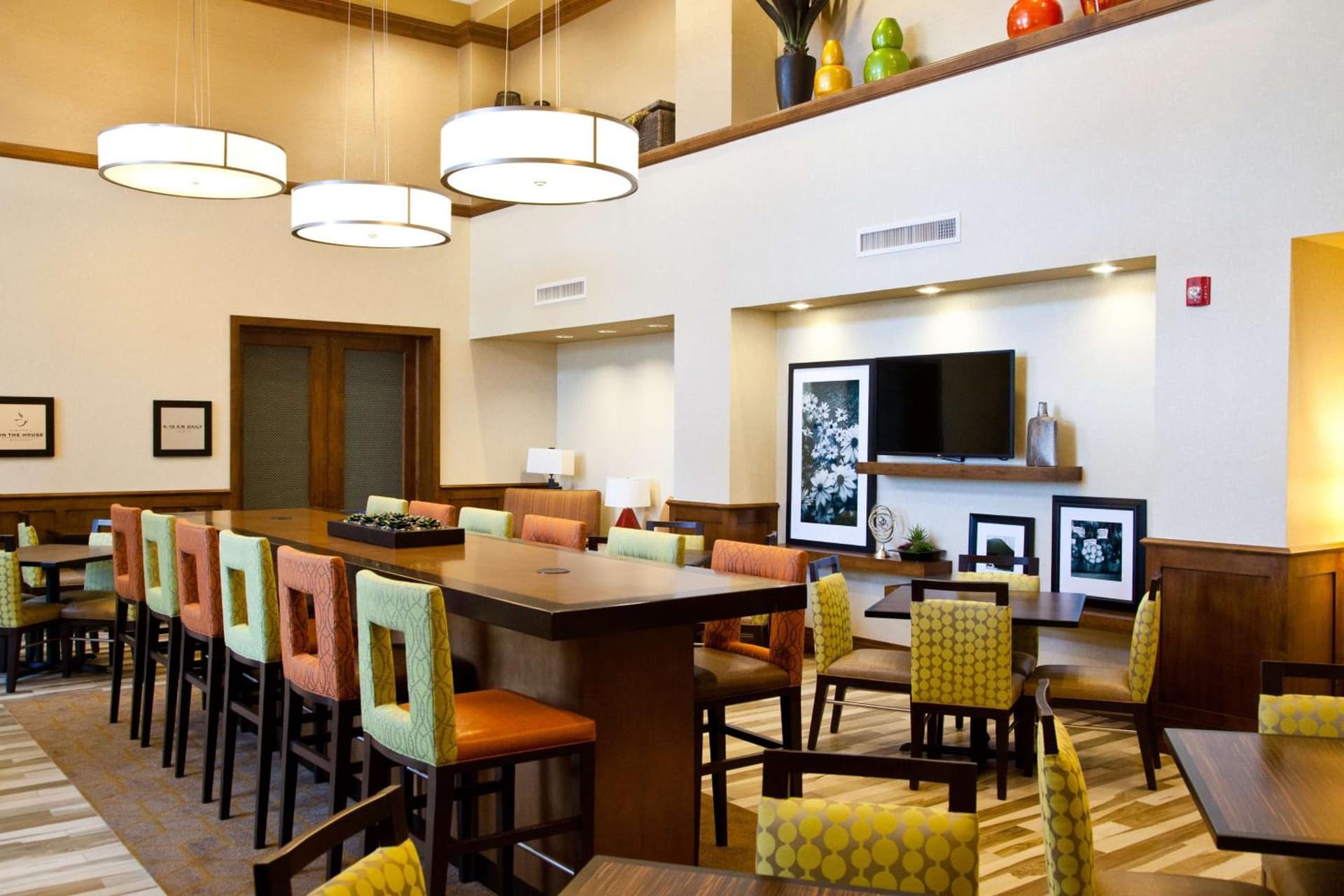 Hampton Inn & Suites Salinas gallery photo in Salinas, CA — image 6