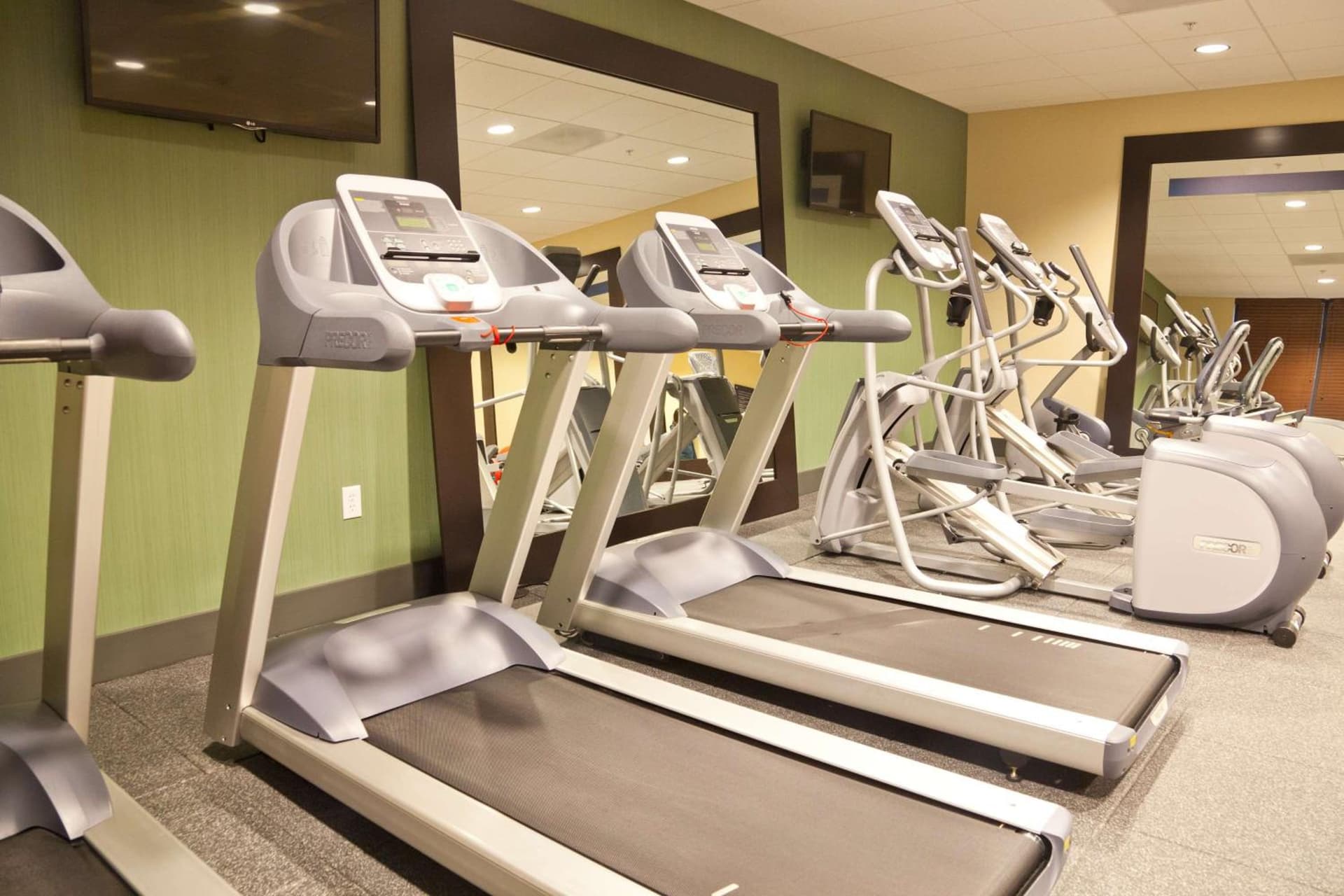 Hampton Inn & Suites Salinas gallery photo in Salinas, CA — image 8