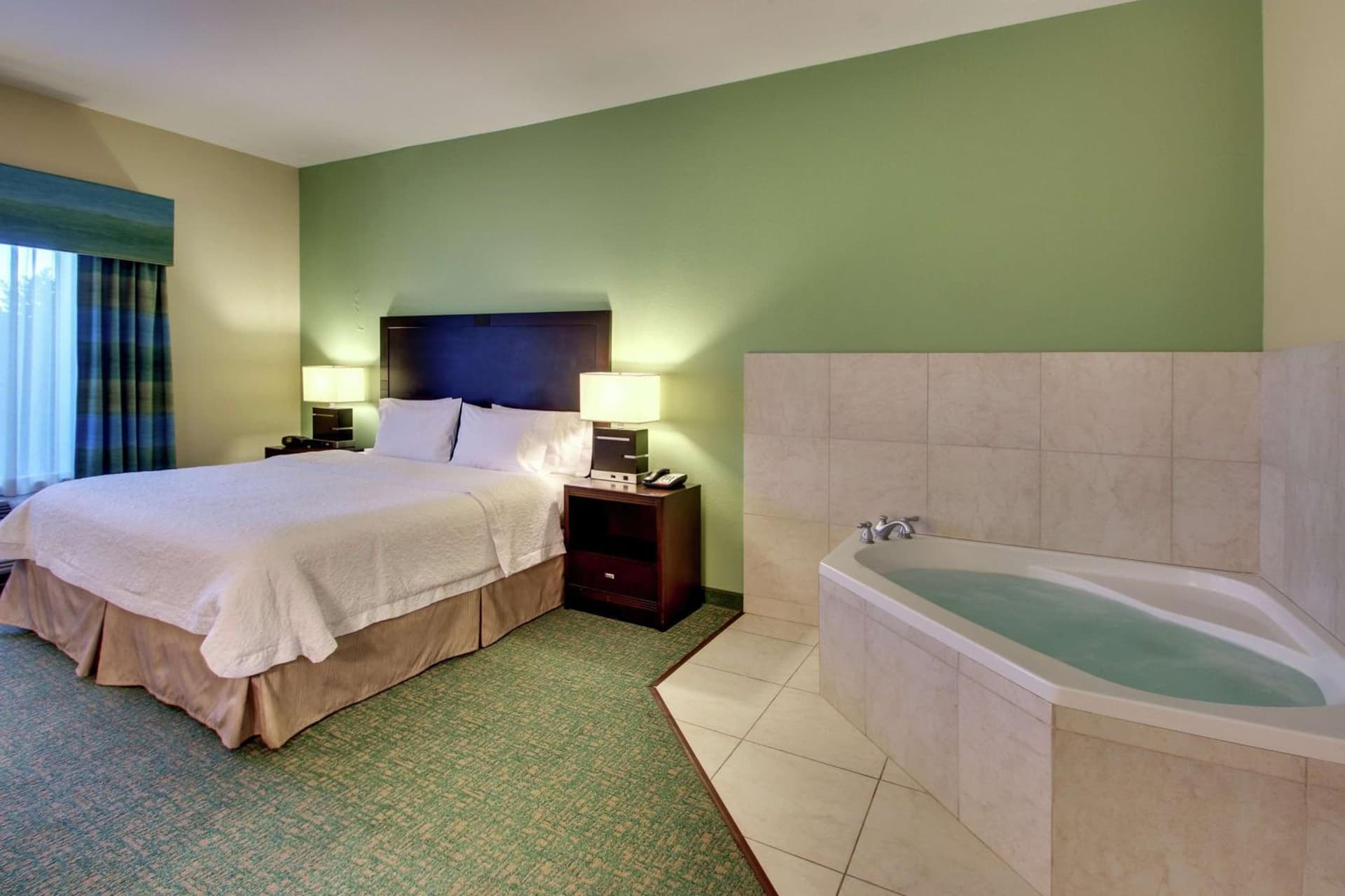 Hampton Inn Vernon interior in Vernon, TX — gallery photo 2