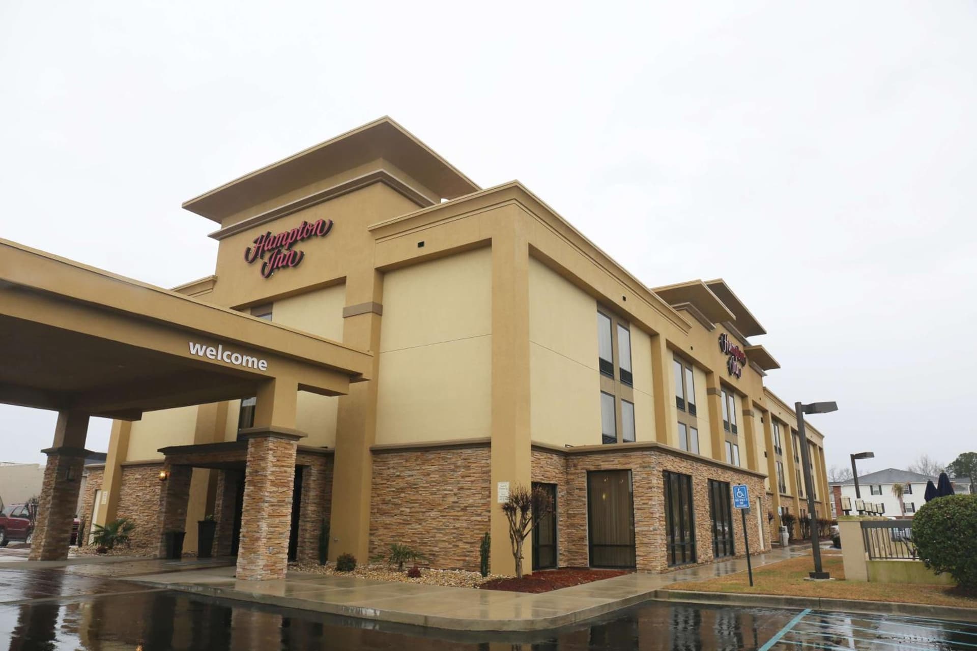 Hampton Inn Sumter interior in Sumter, SC — gallery photo 2