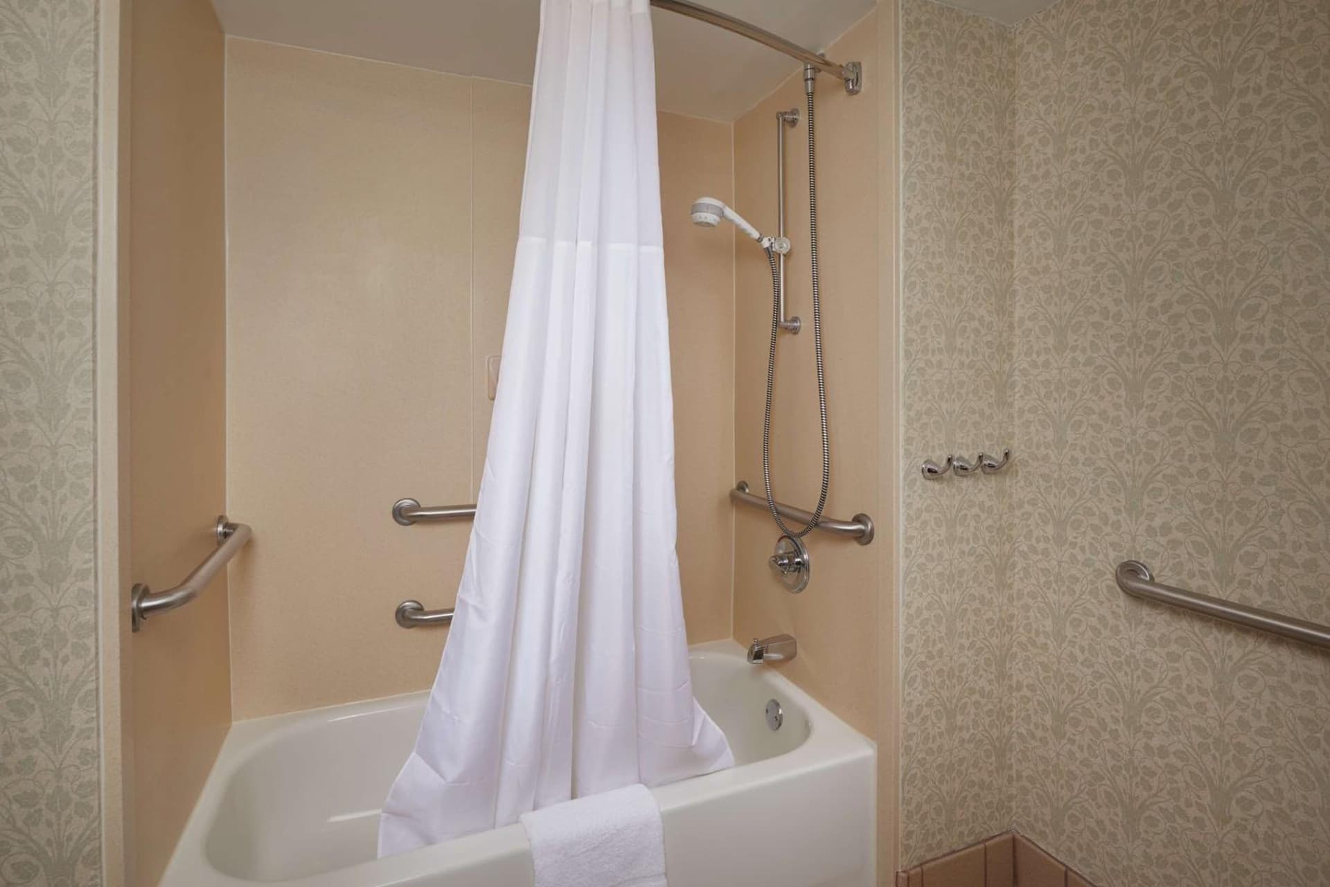 Hampton Inn Shrewsbury gallery photo in Shrewsbury, PA — image 13