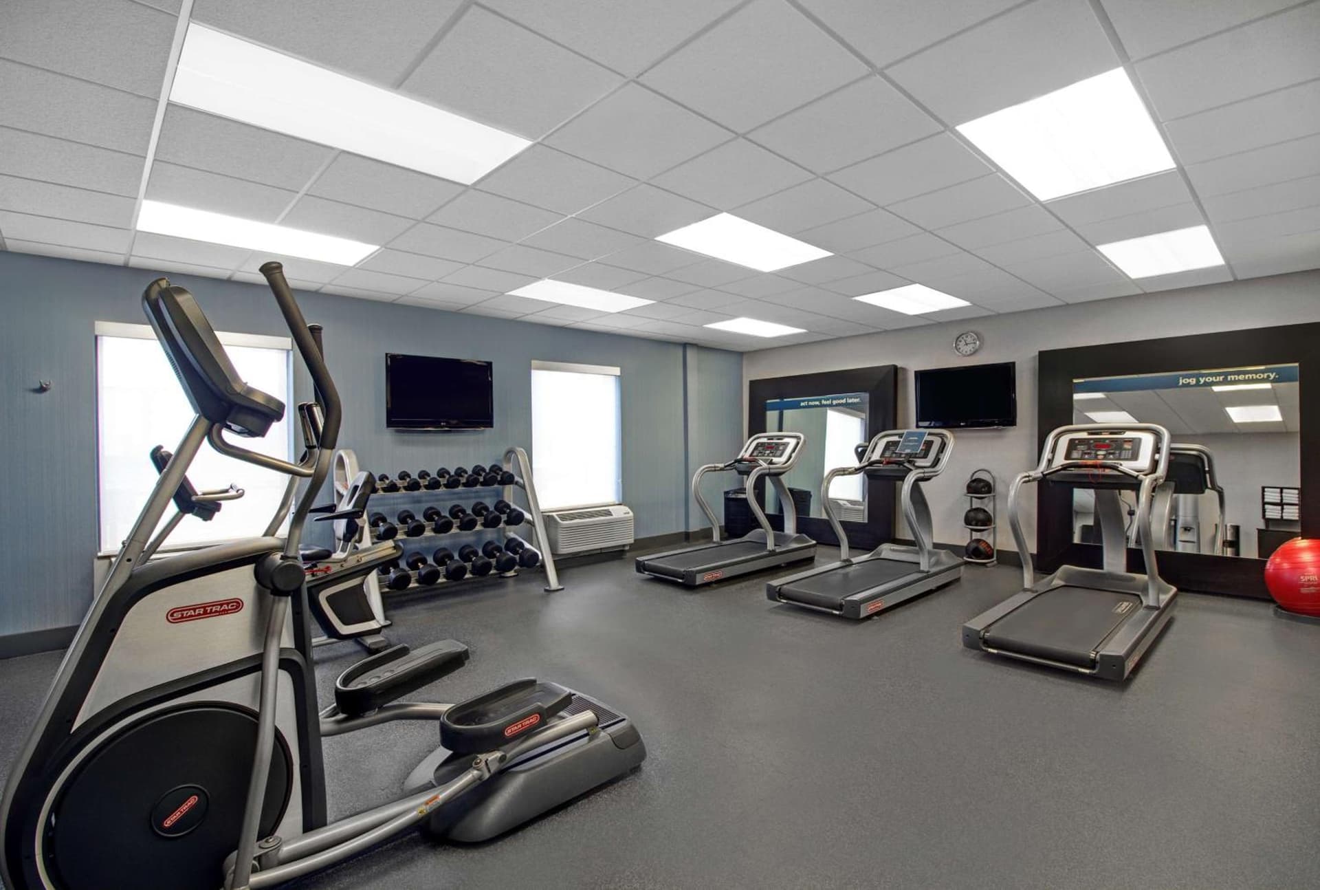 Hampton Inn & Suites by Hilton Syracuse Dewitt gallery photo in East Syracuse, NY — image 24
