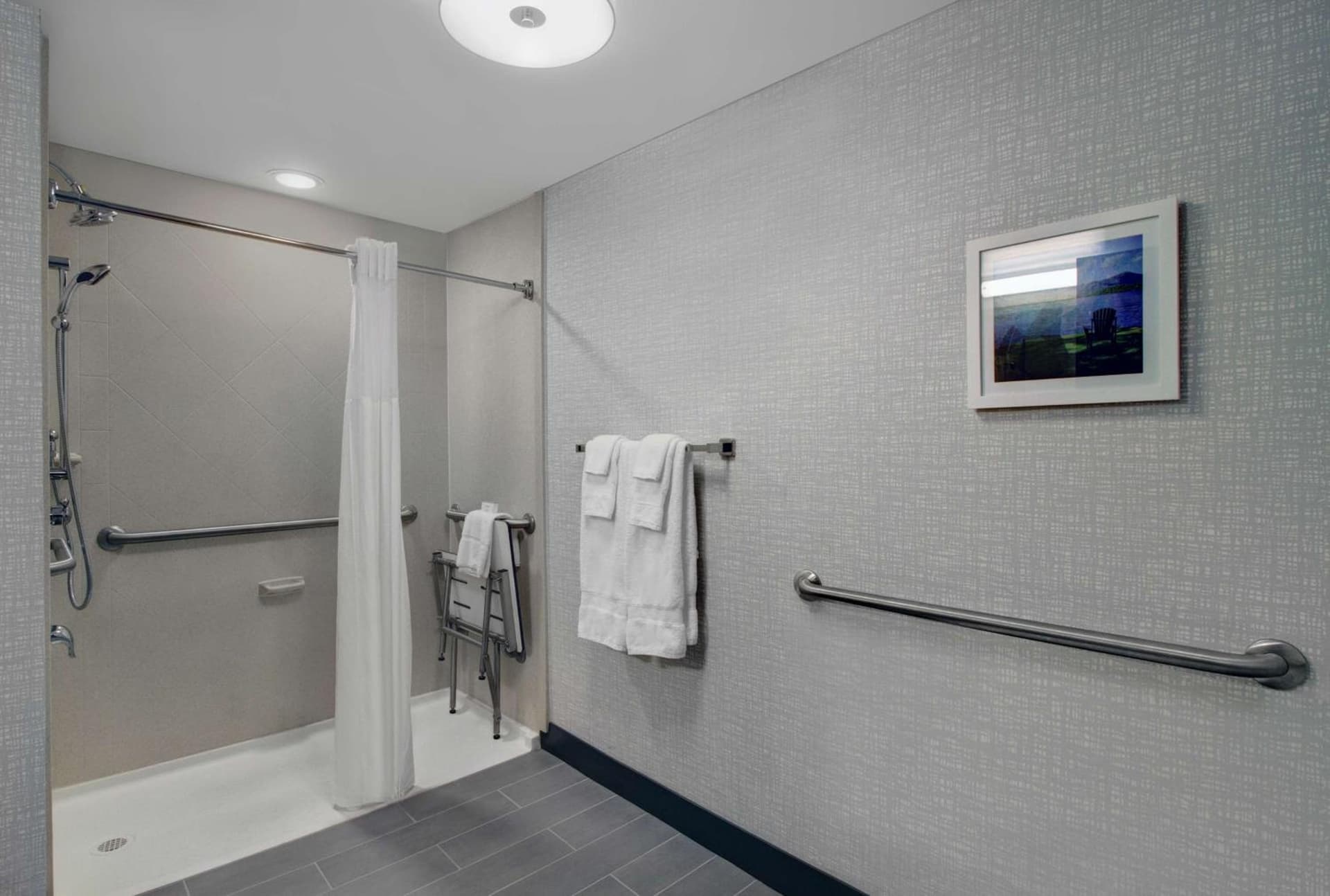 Hampton Inn & Suites by Hilton Syracuse Dewitt gallery photo in East Syracuse, NY — image 17