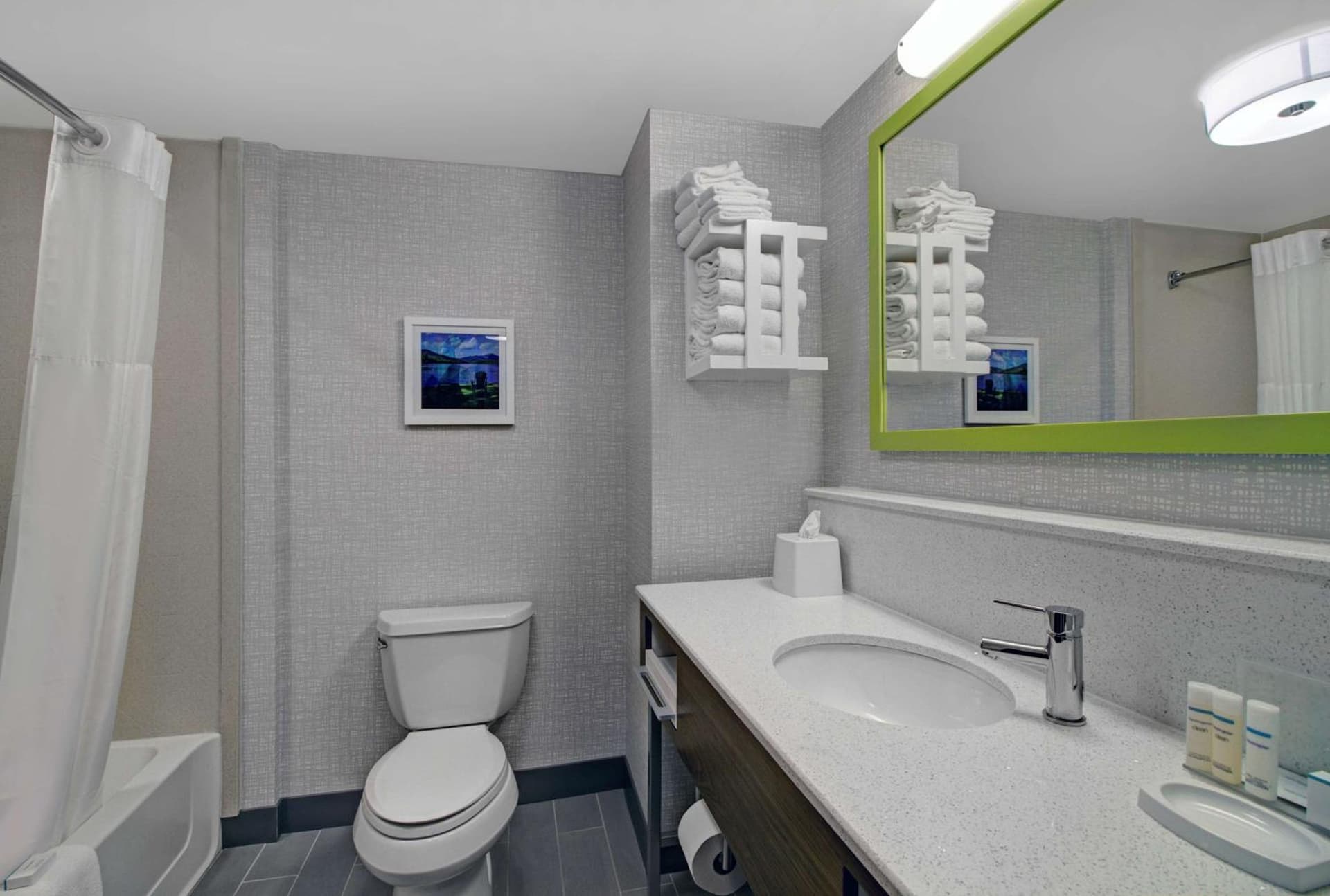 Hampton Inn & Suites by Hilton Syracuse Dewitt gallery photo in East Syracuse, NY — image 25