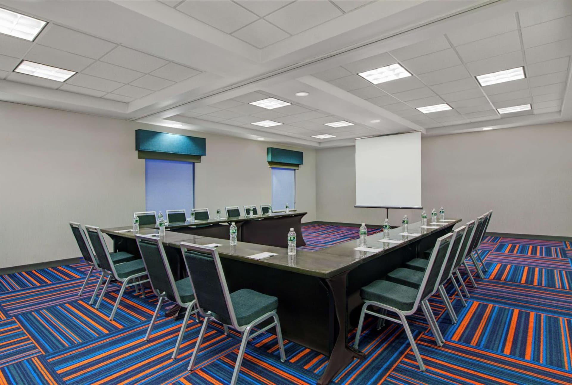 Hampton Inn & Suites by Hilton Syracuse Dewitt gallery photo in East Syracuse, NY — image 19