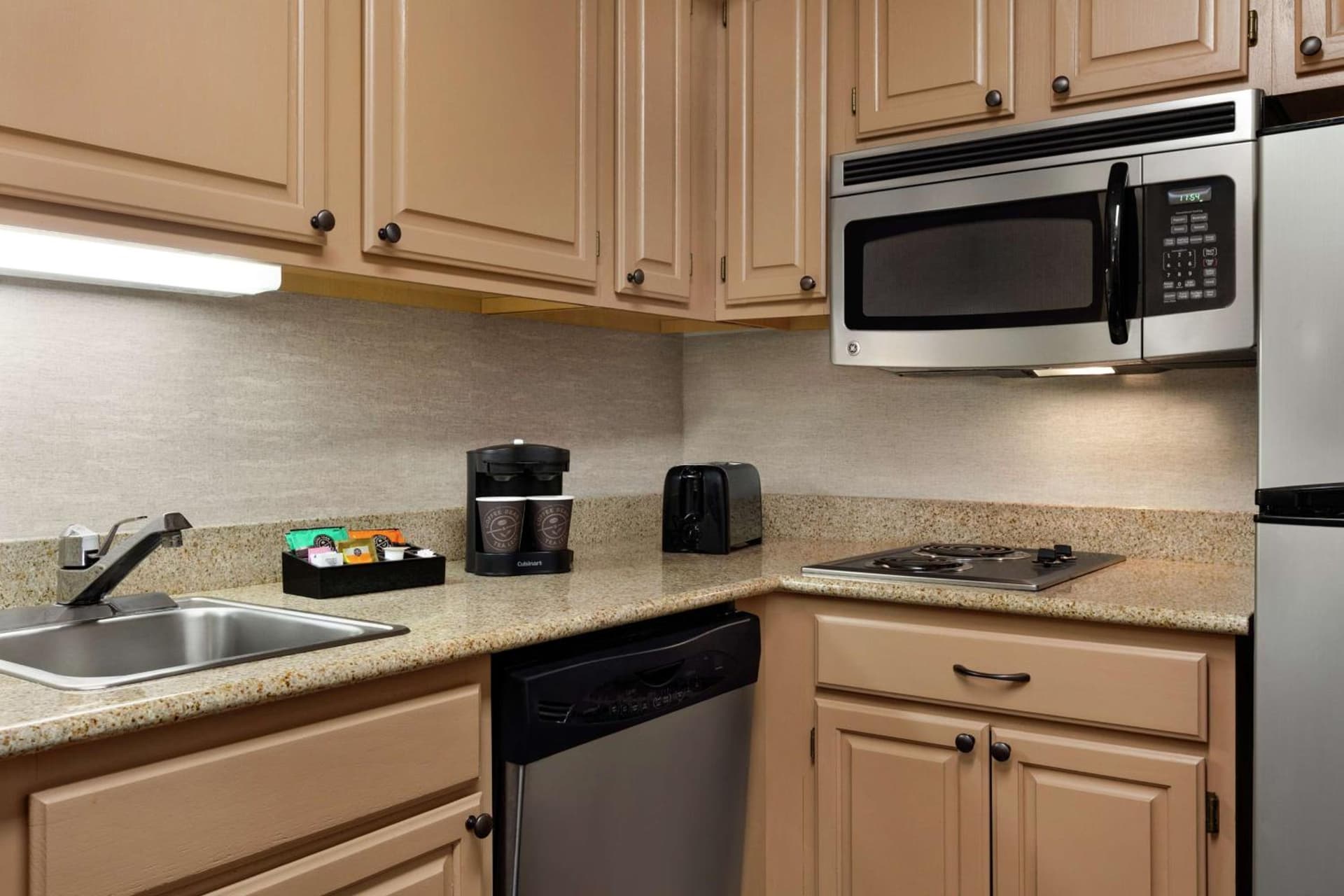 Homewood Suites Syracuse-Liverpool gallery photo in Liverpool, NY — image 13