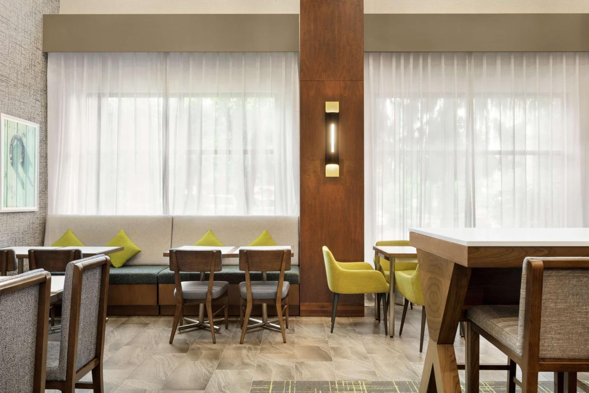 Hampton Inn & Suites Tacoma/Puyallup property views in Puyallup, WA — gallery photo 3