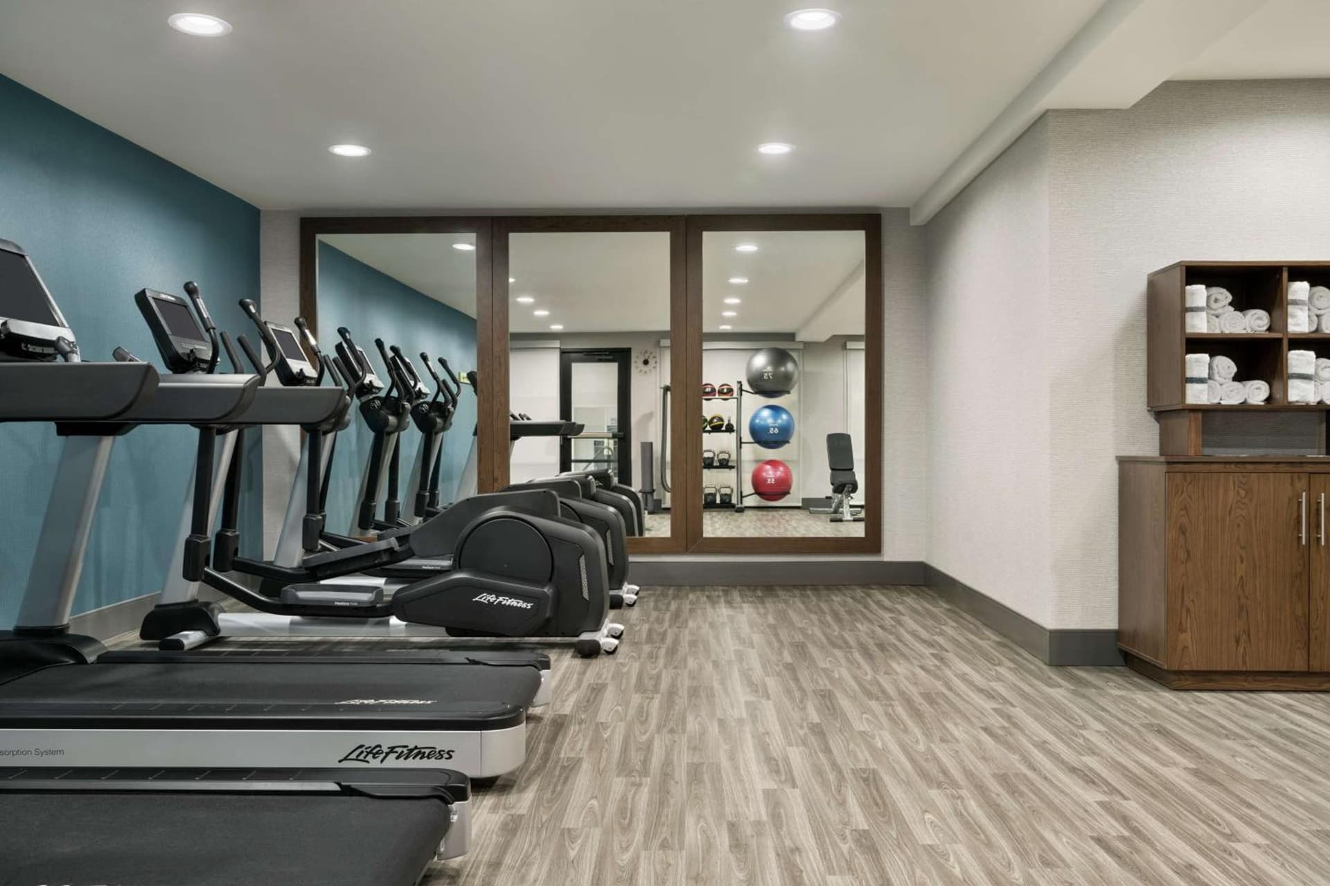 Hampton Inn & Suites Tacoma/Puyallup gallery photo in Puyallup, WA — image 15