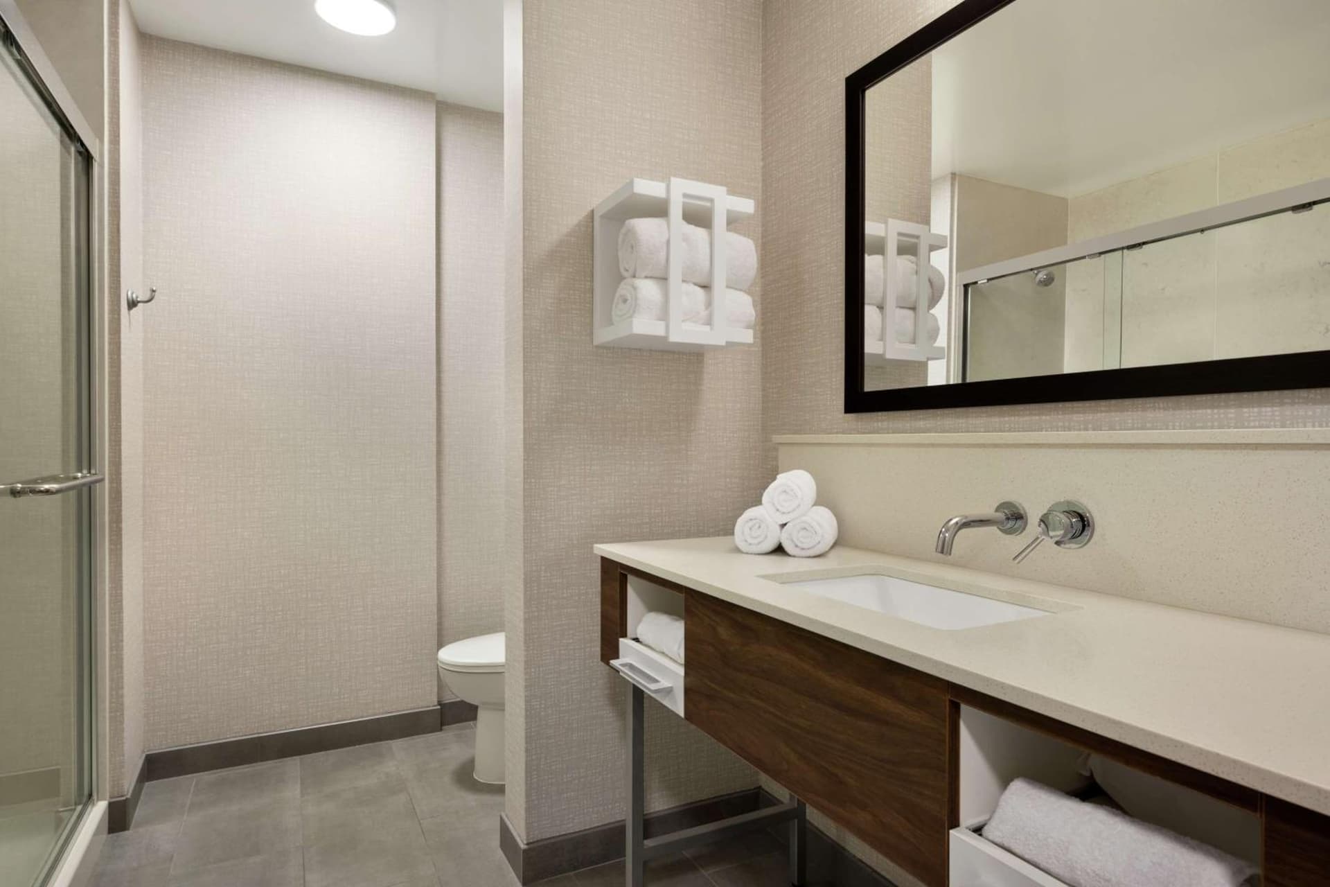 Hampton Inn & Suites Tacoma/Puyallup gallery photo in Puyallup, WA — image 11