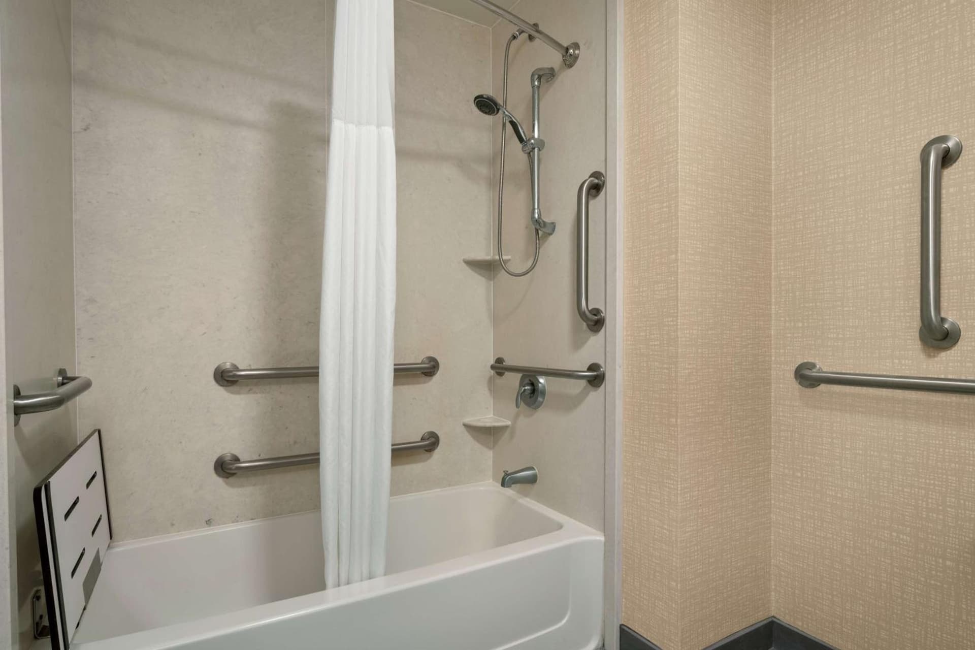 Hampton Inn & Suites Tacoma/Puyallup gallery photo in Puyallup, WA — image 22