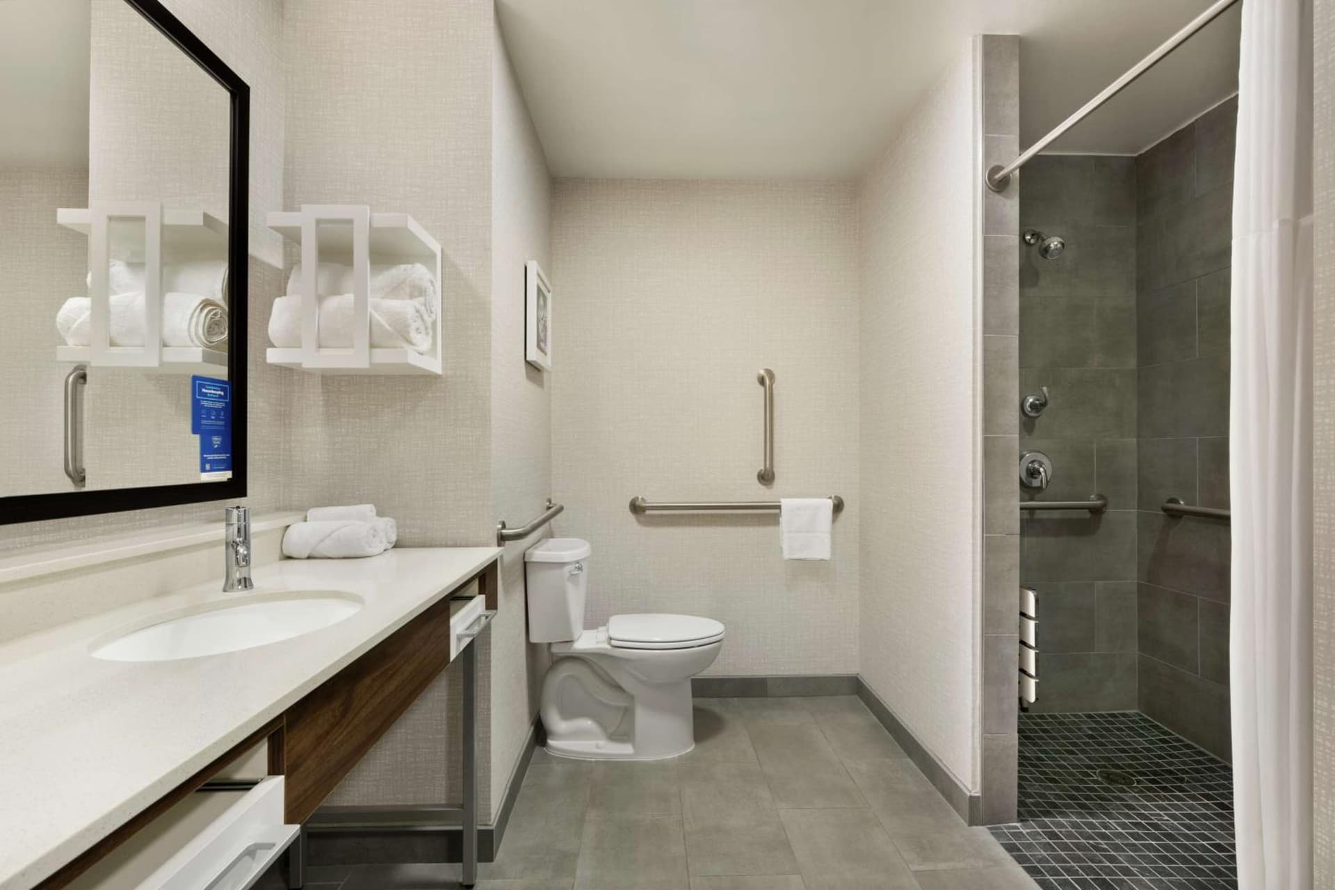Hampton Inn & Suites Tacoma/Puyallup gallery photo in Puyallup, WA — image 12