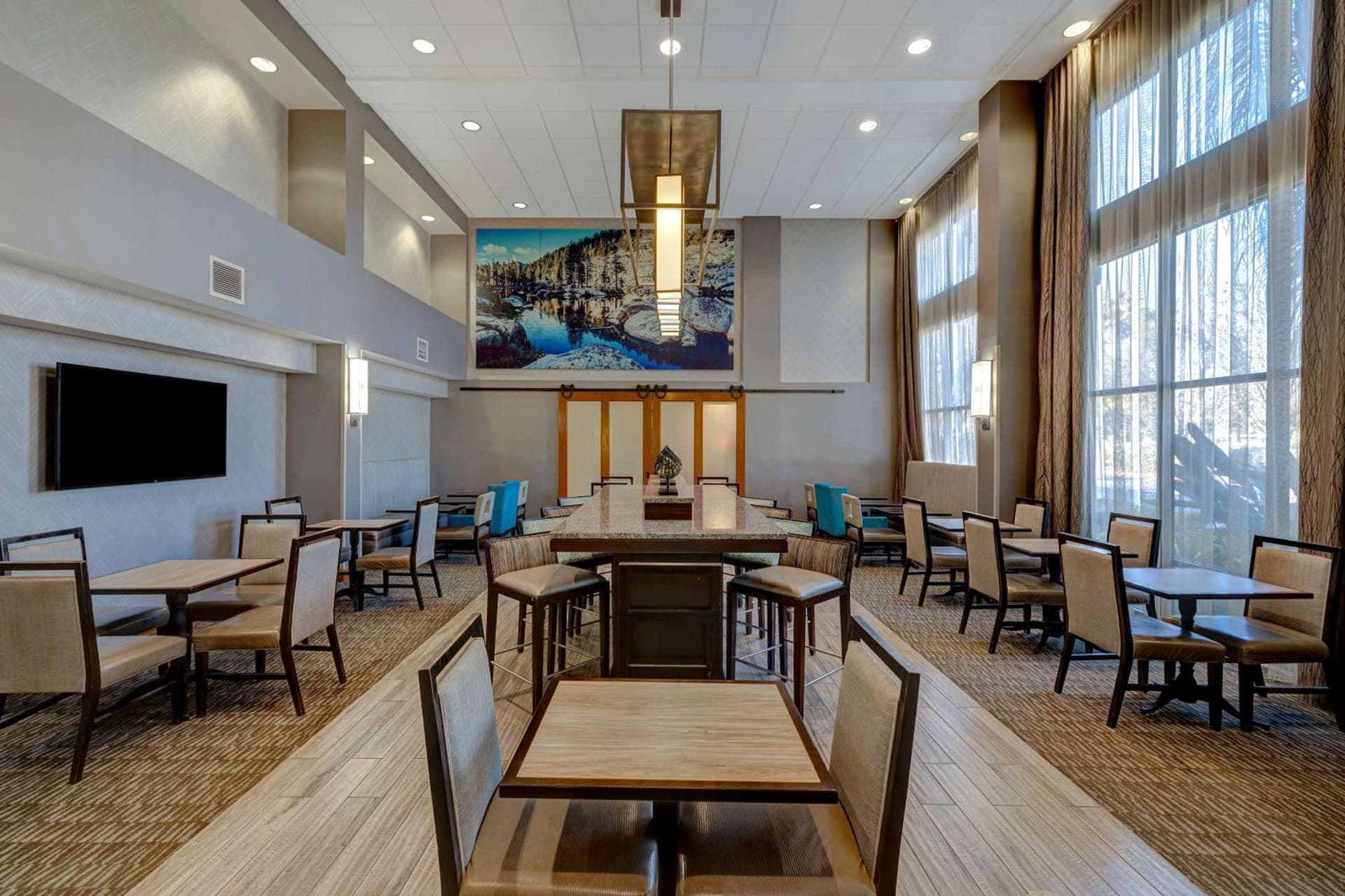 Hampton Inn & Suites Tulare gallery photo in Tulare, CA — image 25