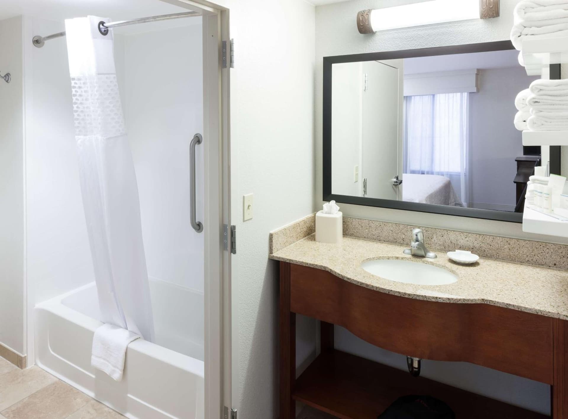 Hampton Inn & Suites Tulare gallery photo in Tulare, CA — image 40