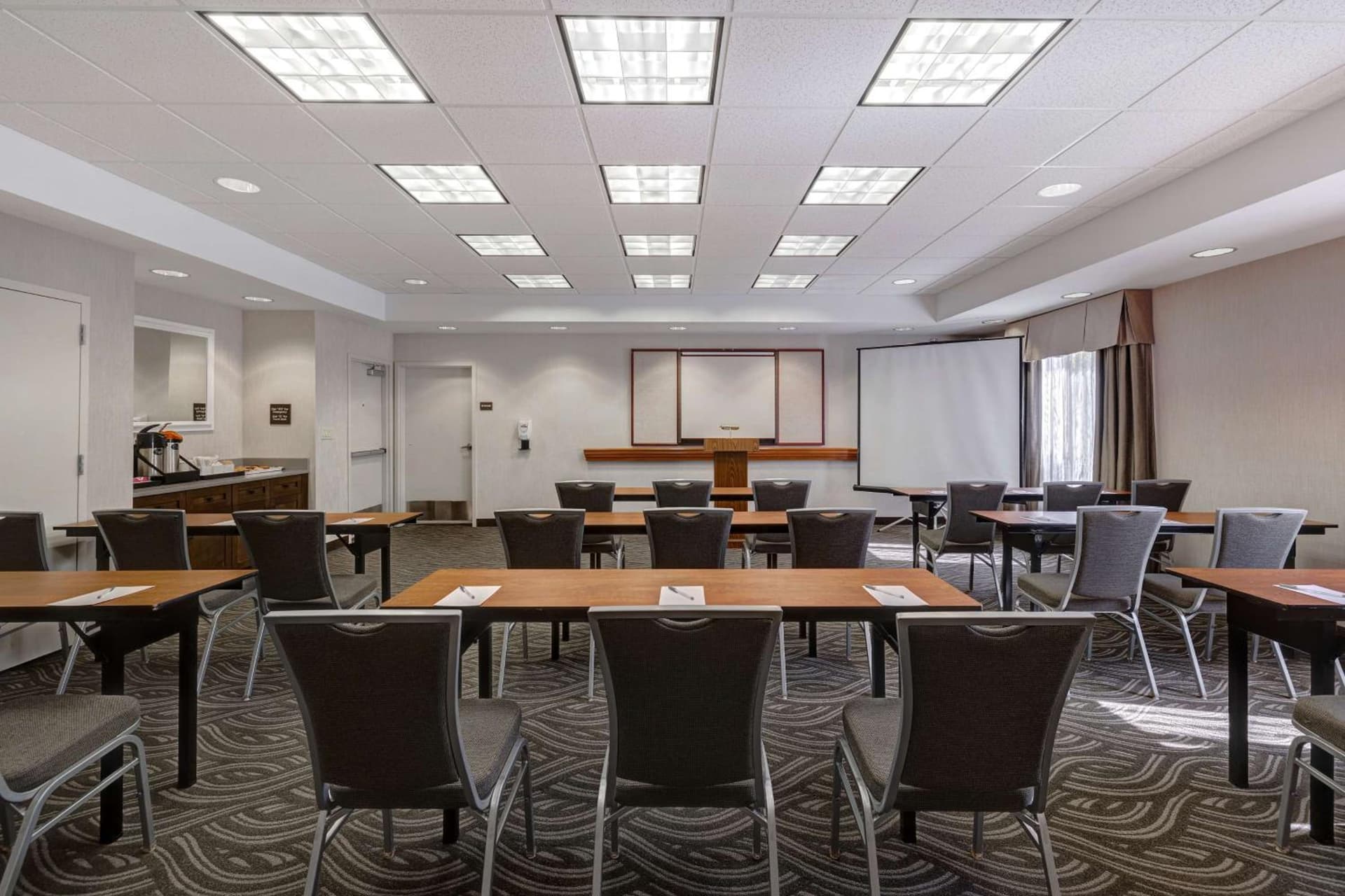 Hampton Inn & Suites Tulare gallery photo in Tulare, CA — image 13
