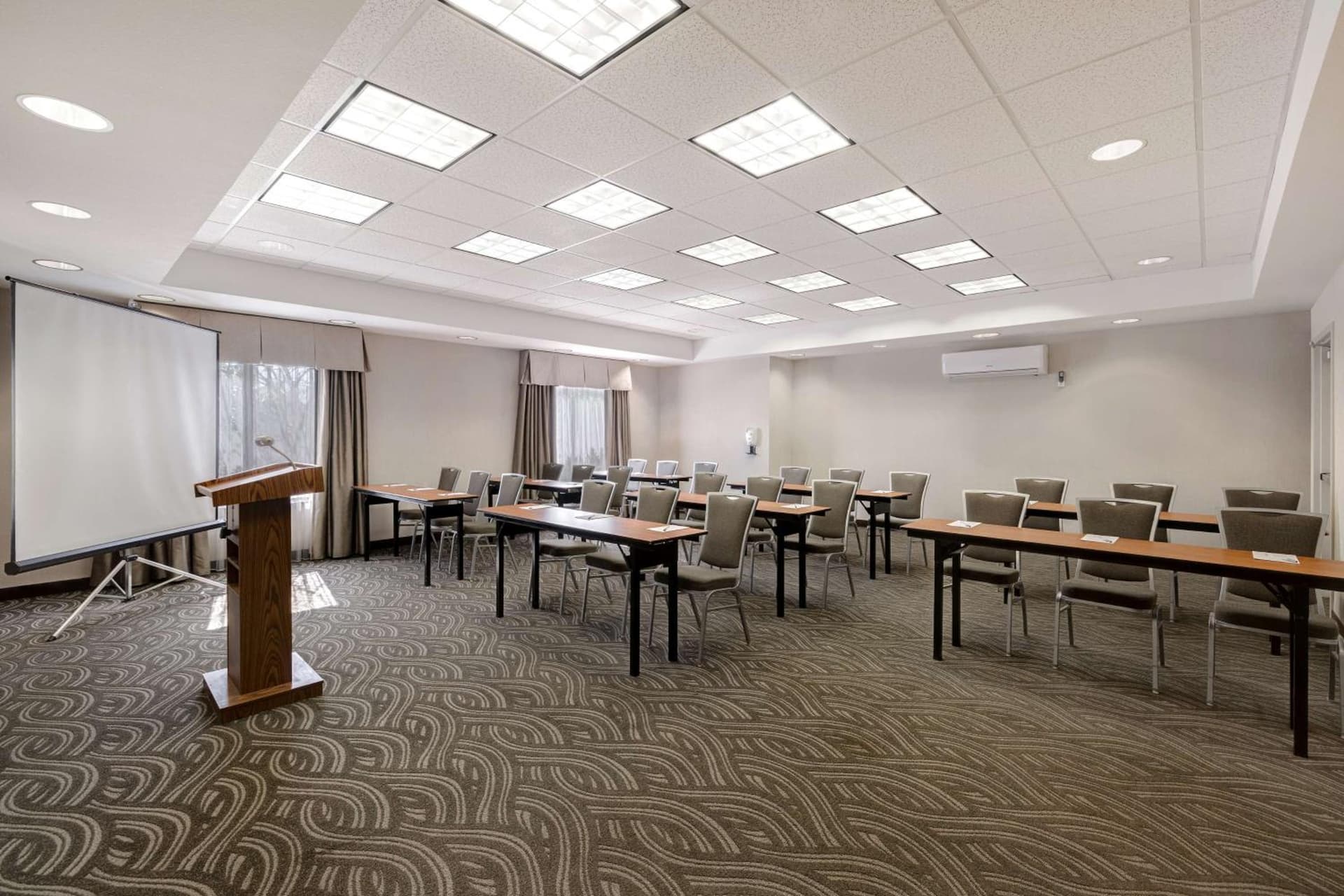 Hampton Inn & Suites Tulare gallery photo in Tulare, CA — image 43
