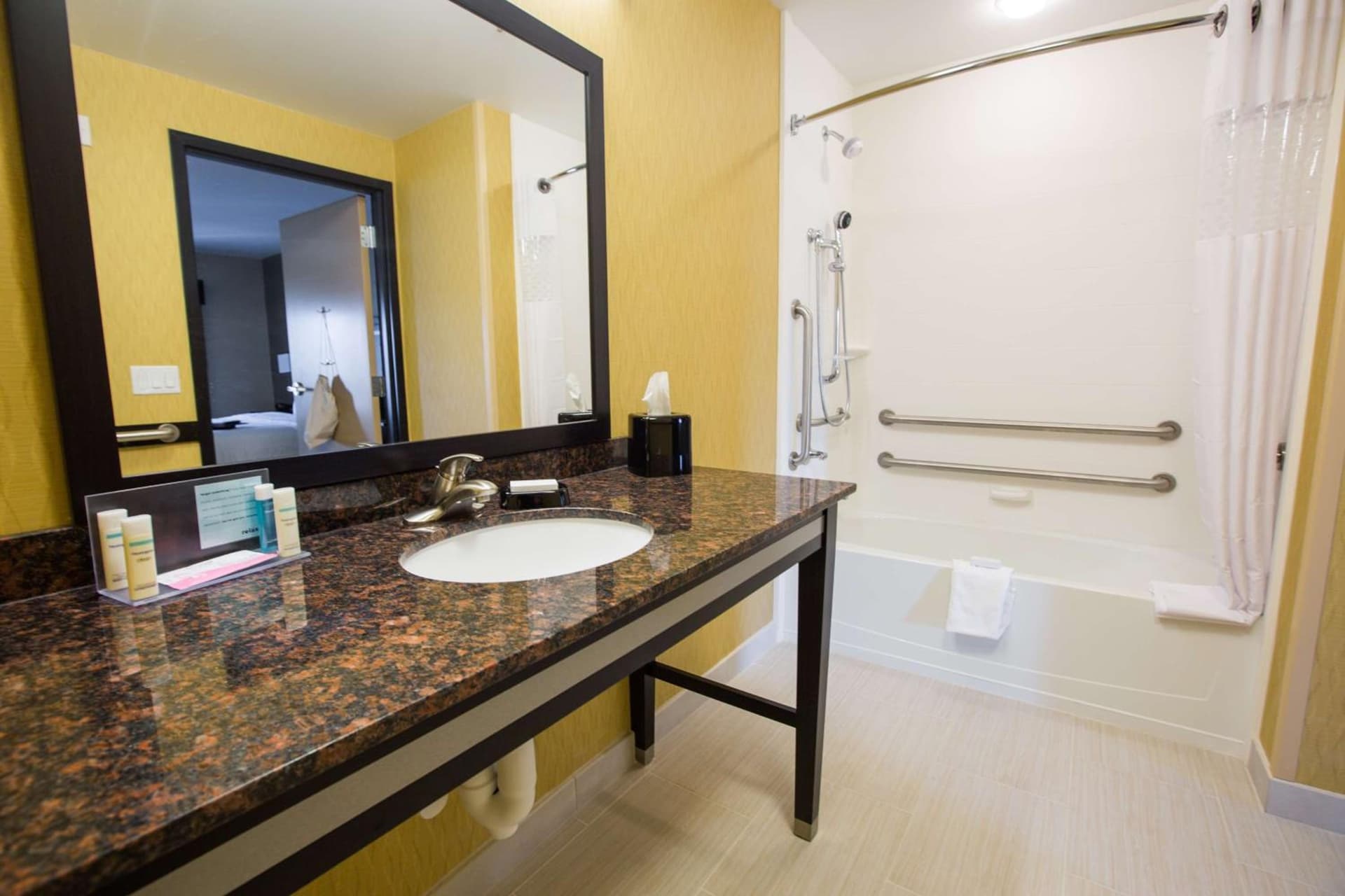 Hampton Inn & Suites Toledo/Westgate gallery photo in Toledo, OH — image 26