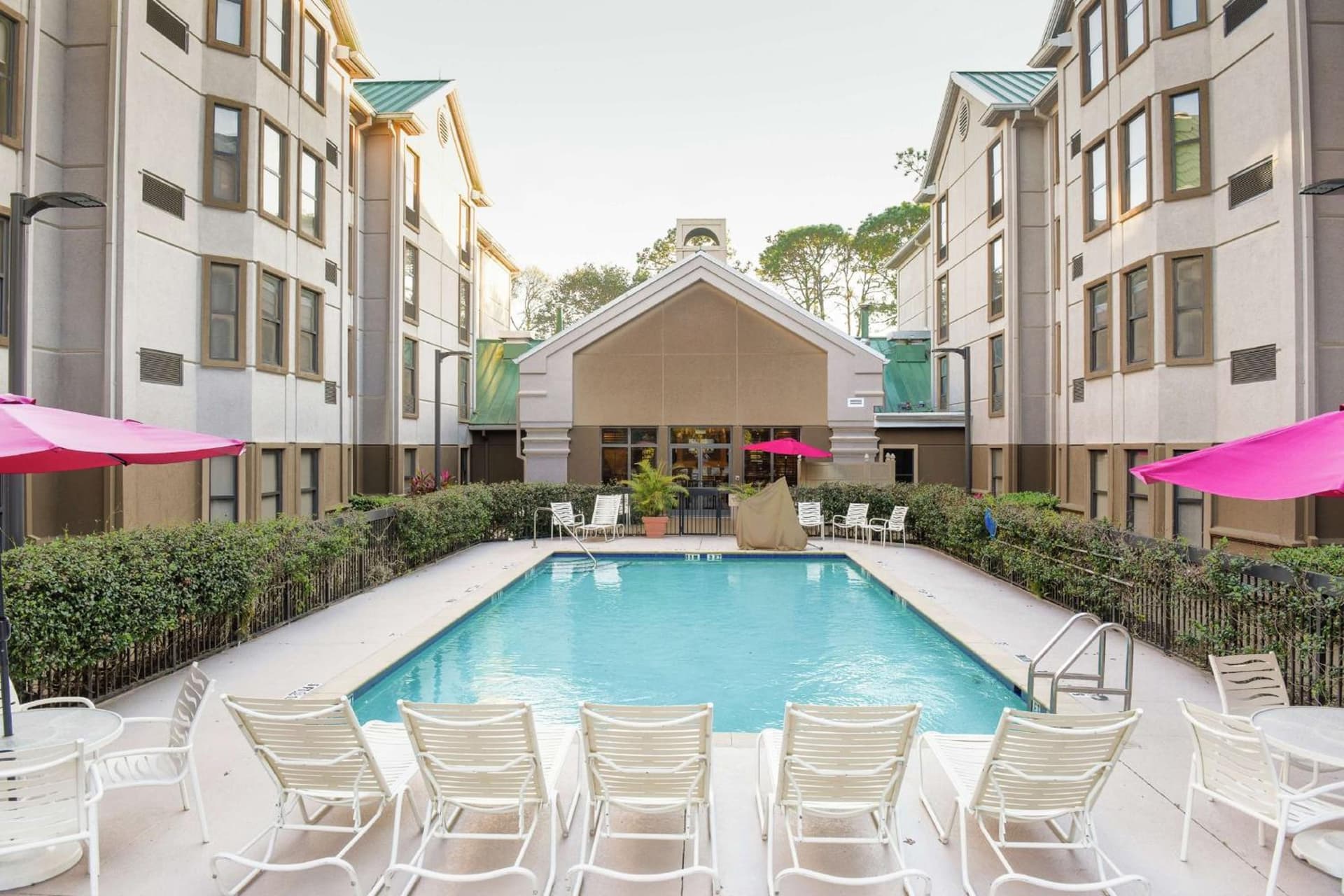 Hampton Inn & Suites Tampa-North interior in Tampa, FL — gallery photo 2