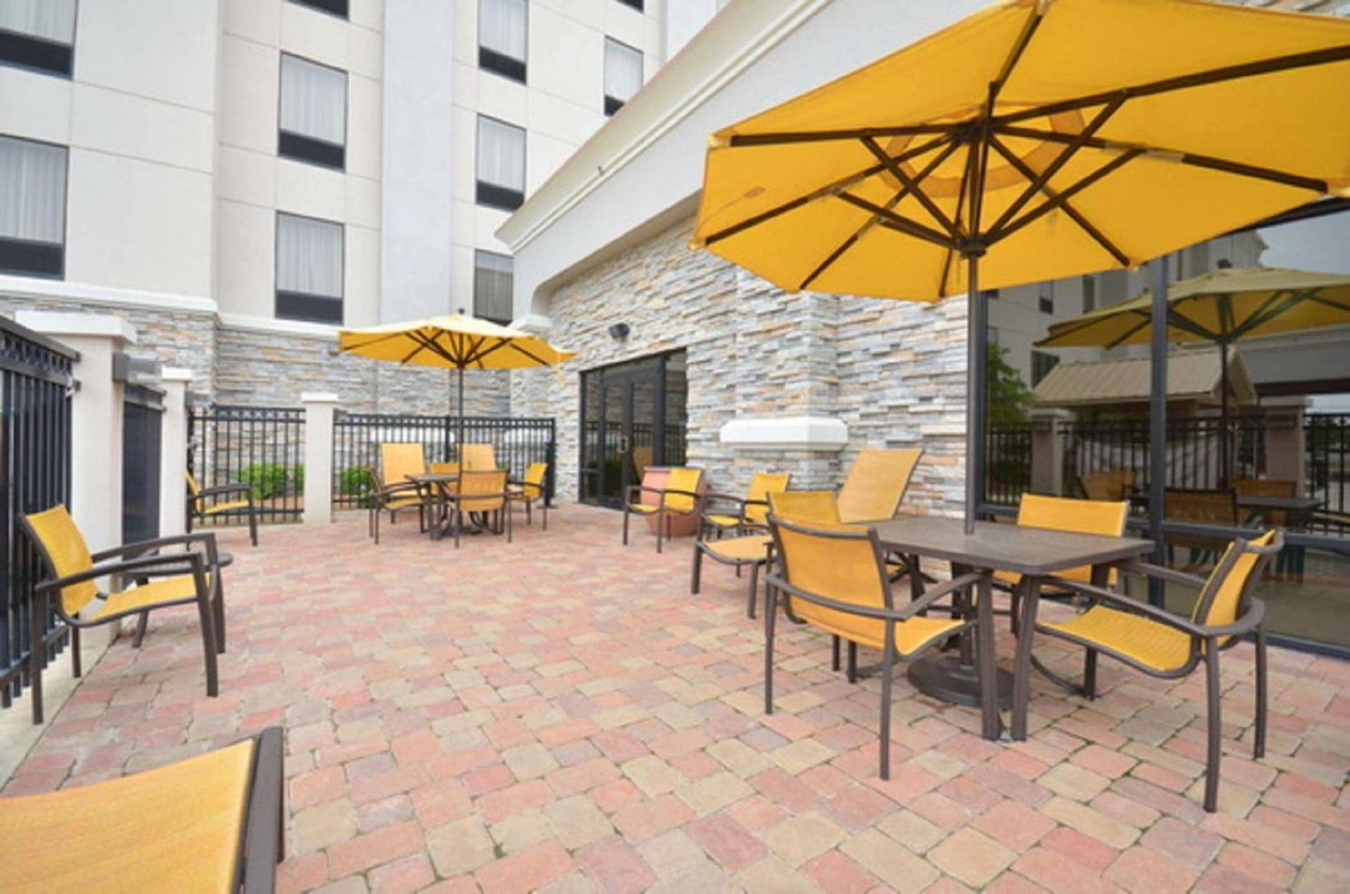 Hampton Inn and Suites Tulsa/Catoosa gallery photo in Catoosa, OK — image 10