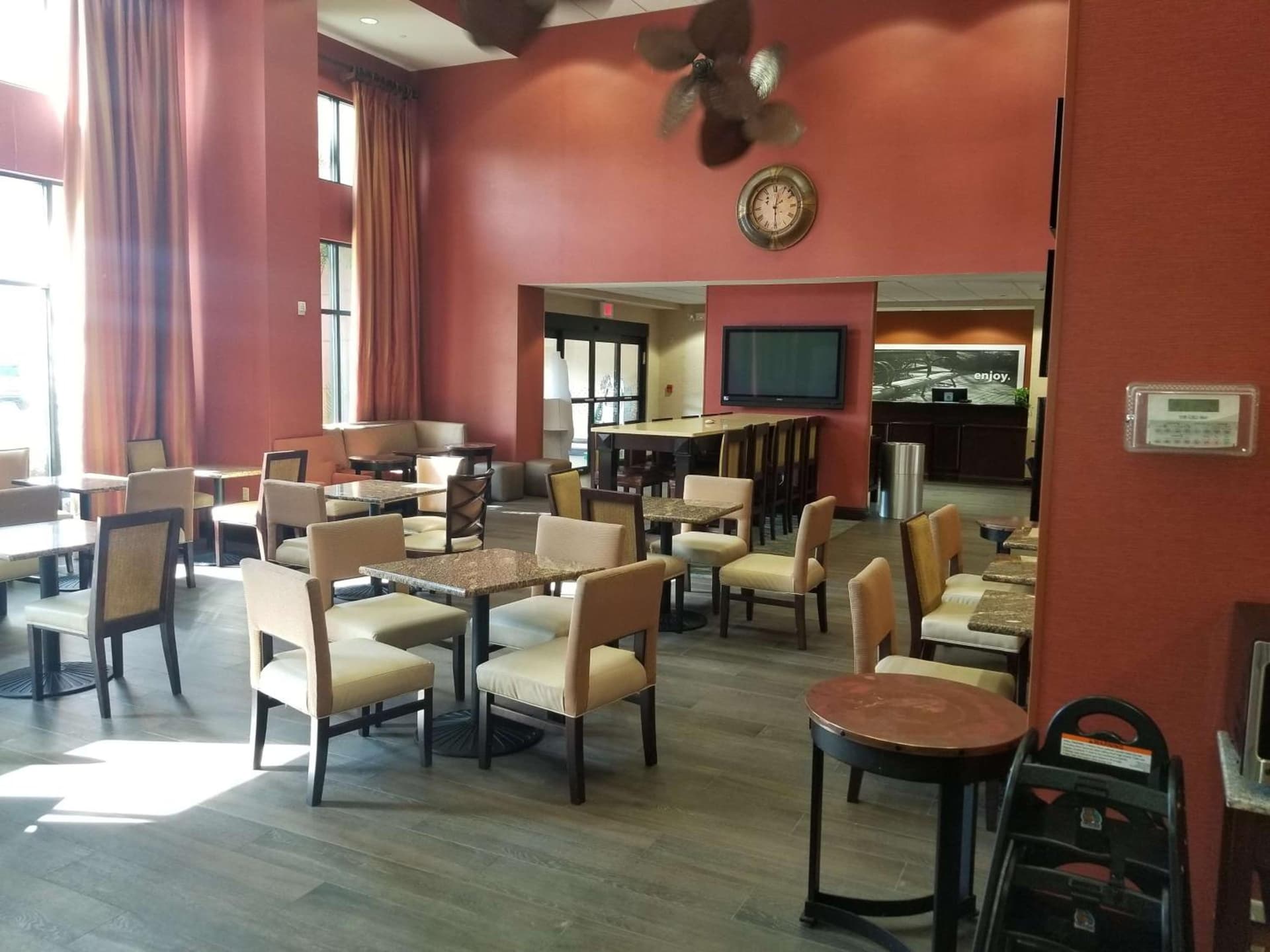 Hampton Inn & Suites Tampa-Wesley Chapel gallery photo in Wesley Chapel, FL — image 7