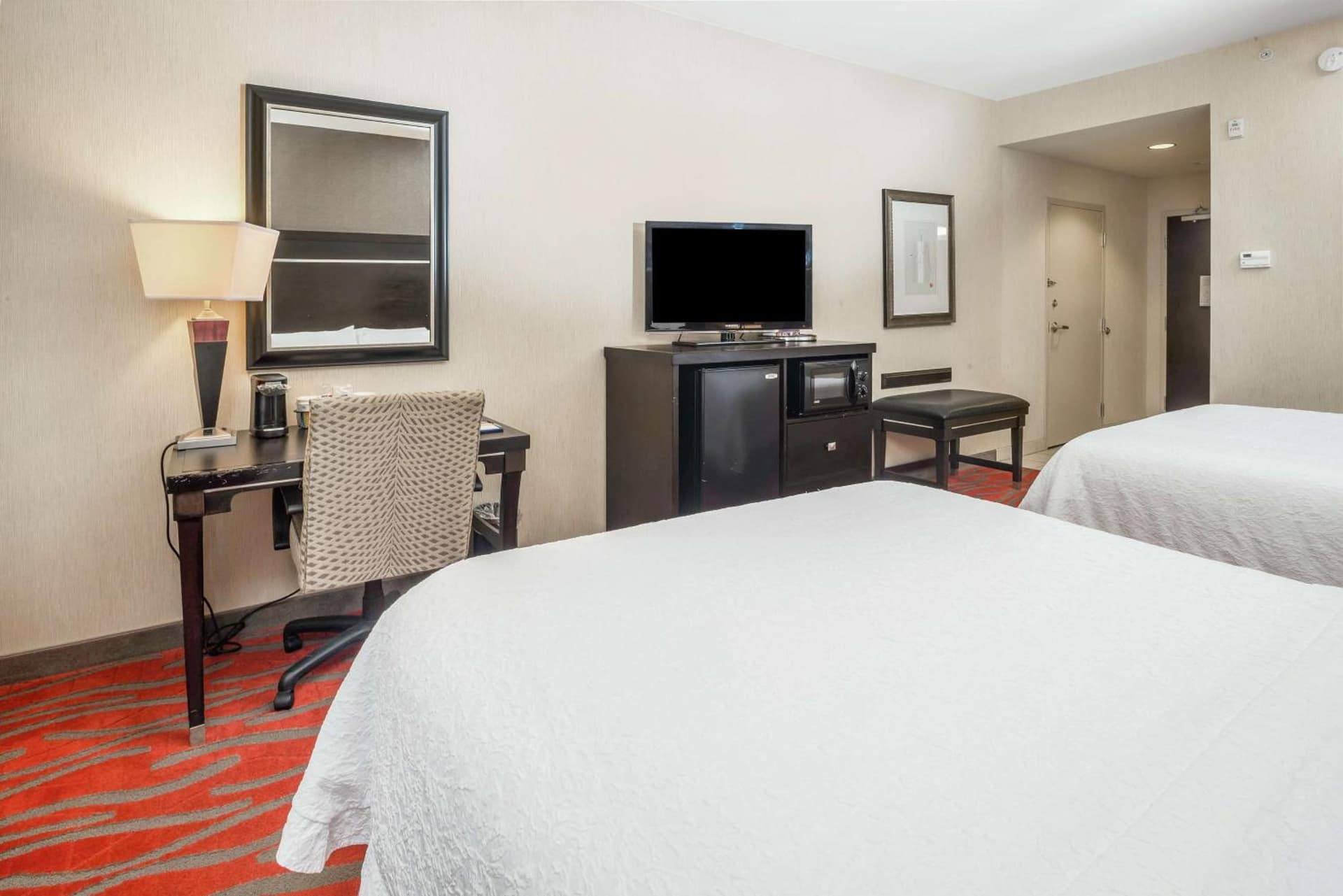 Hampton Inn and Suites Tulsa/Catoosa interior in Catoosa, OK — gallery photo 2