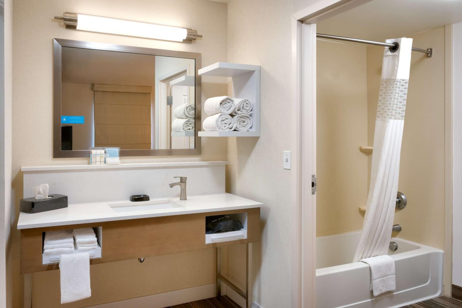 Hampton Inn Tremonton gallery photo in Tremonton, UT — image 13