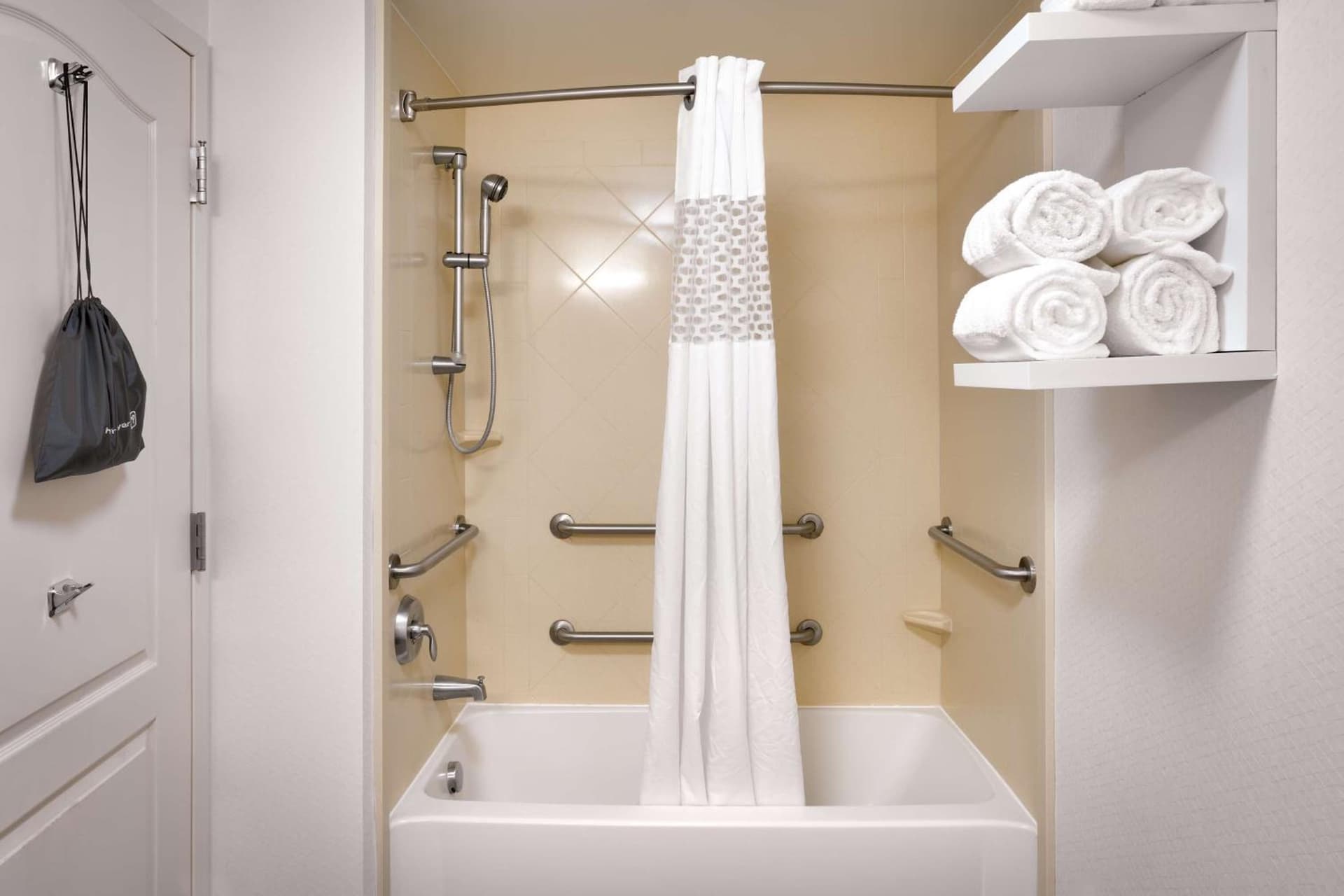 Hampton Inn Tremonton gallery photo in Tremonton, UT — image 9