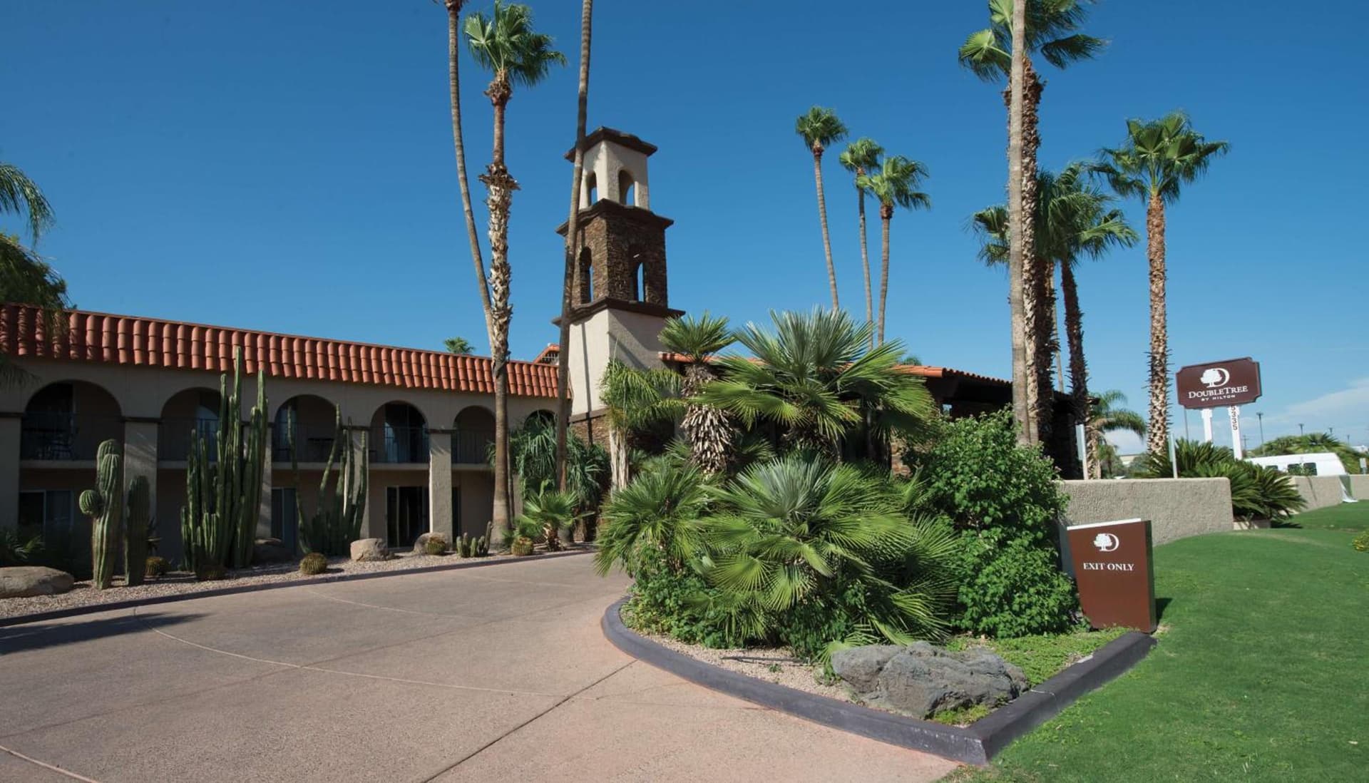 DoubleTree Suites by Hilton Tucson-Williams Center featured exterior or lobby in Tucson, AZ — similar hotel
