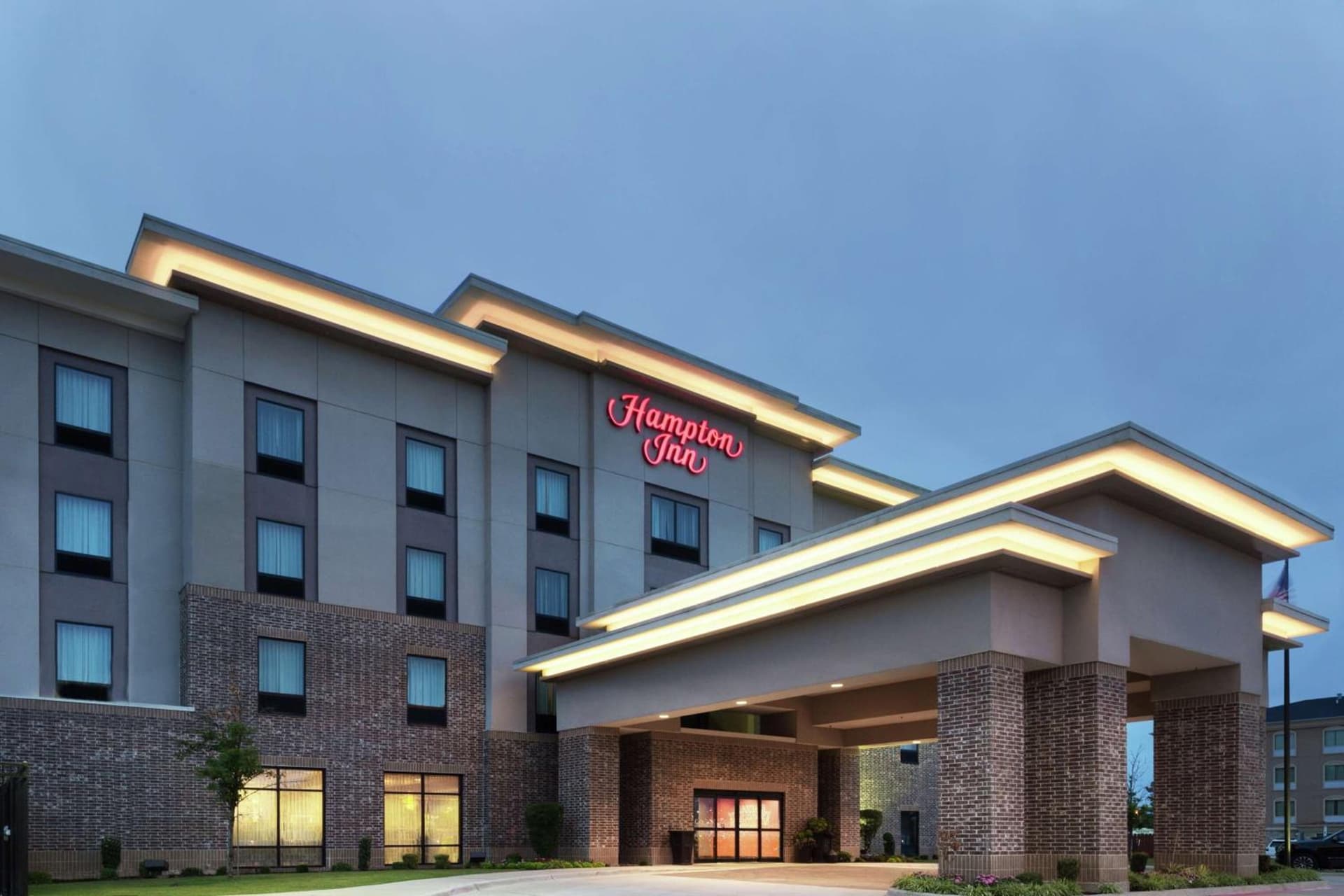 Hampton Inn Texarkana interior in Texarkana, TX — gallery photo 2