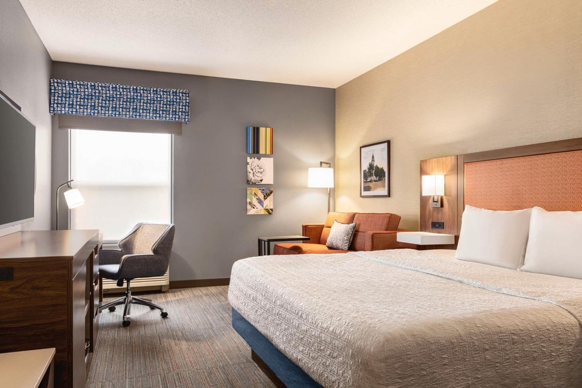 Hampton Inn & Suites Valparaiso property views in Valparaiso, IN — gallery photo 3