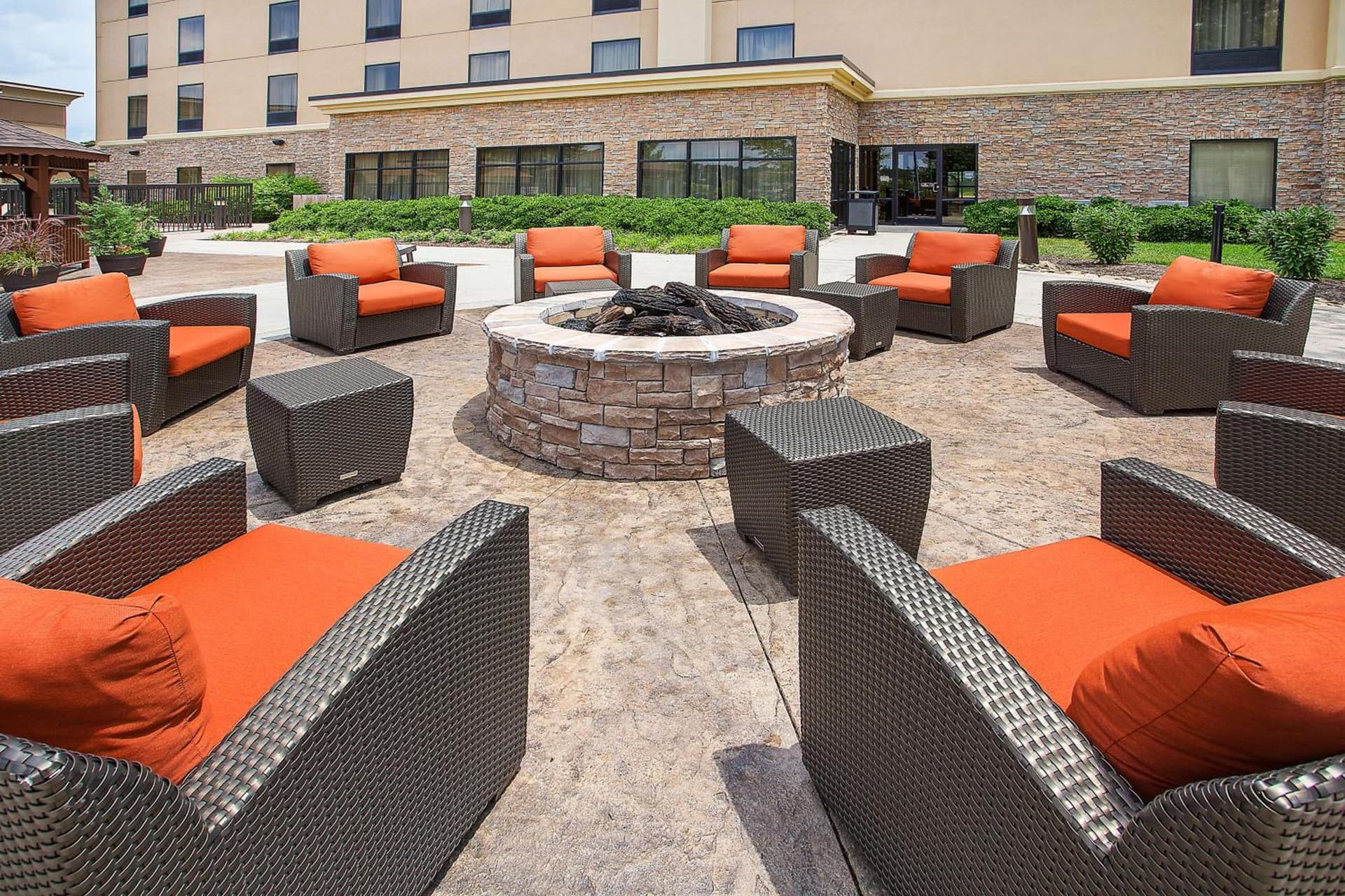 Hampton Inn Knoxville-West At Cedar Bluff interior in Knoxville, TN — gallery photo 2