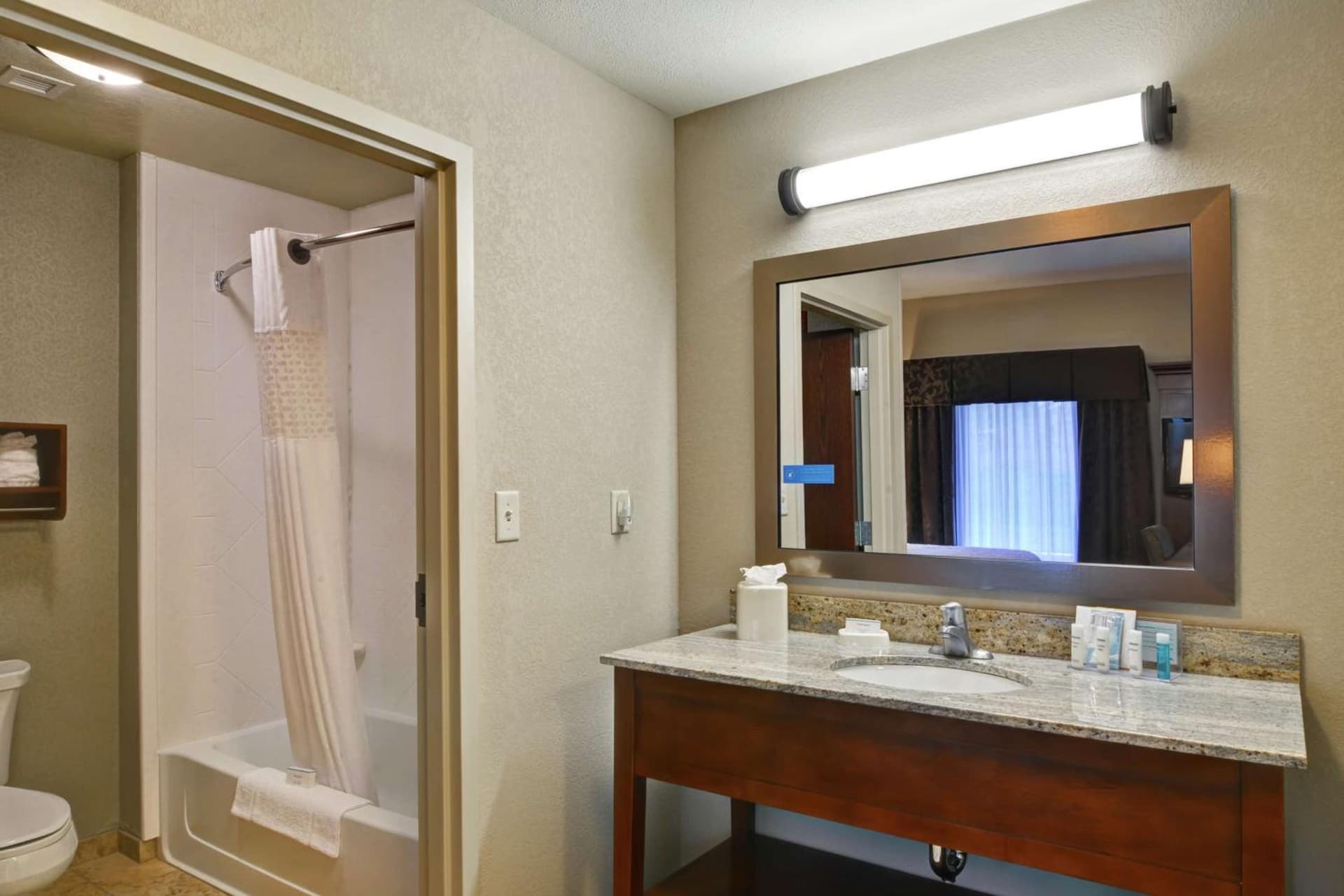 Hampton Inn and Suites New Hartford/Utica gallery photo in New Hartford, NY — image 30