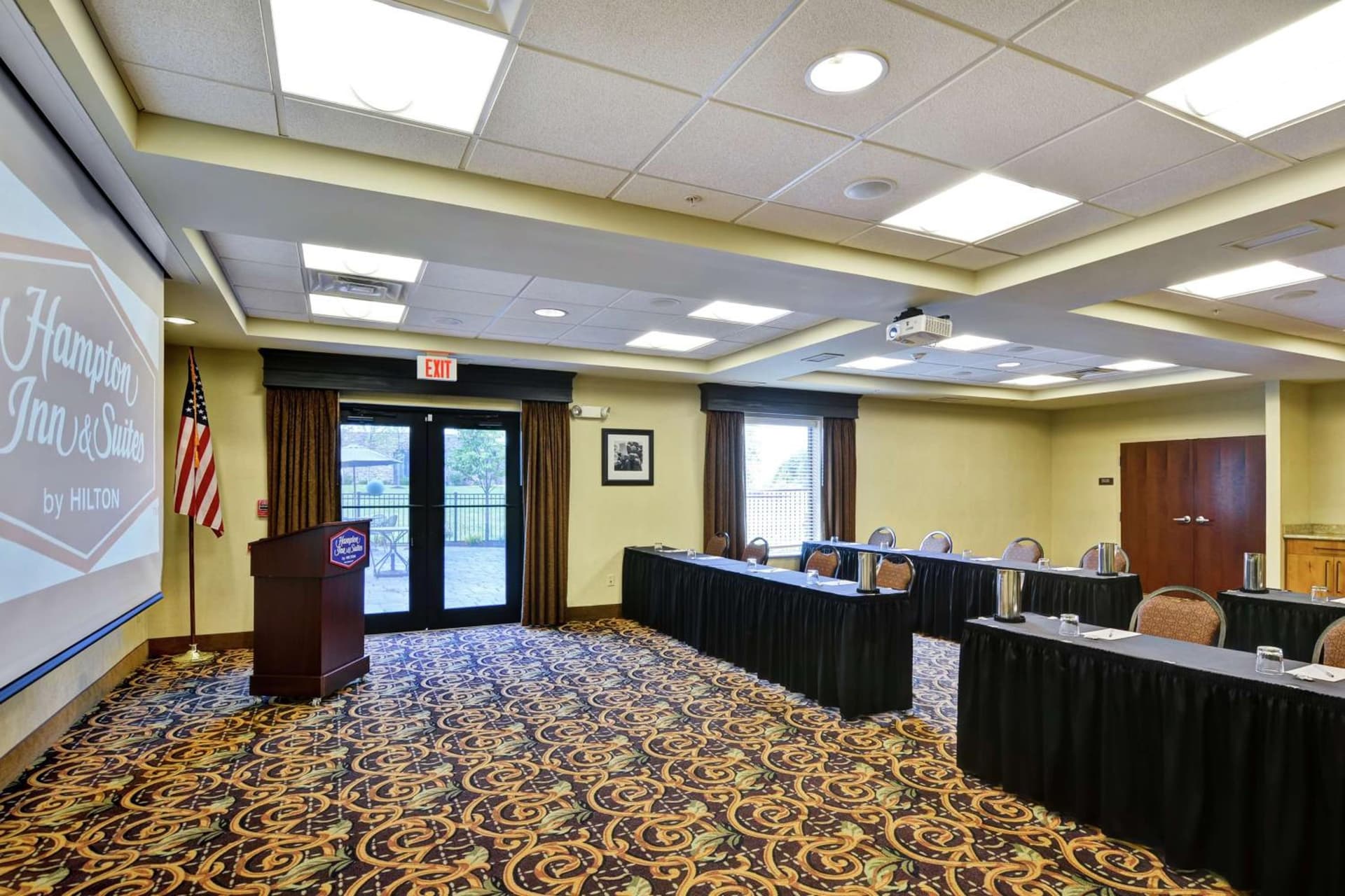 Hampton Inn and Suites New Hartford/Utica property views in New Hartford, NY — gallery photo 3