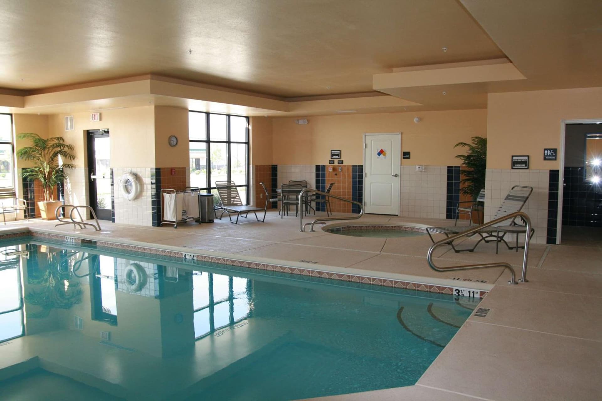 Hampton Inn Denver Northeast-Brighton interior in Brighton, CO — gallery photo 2