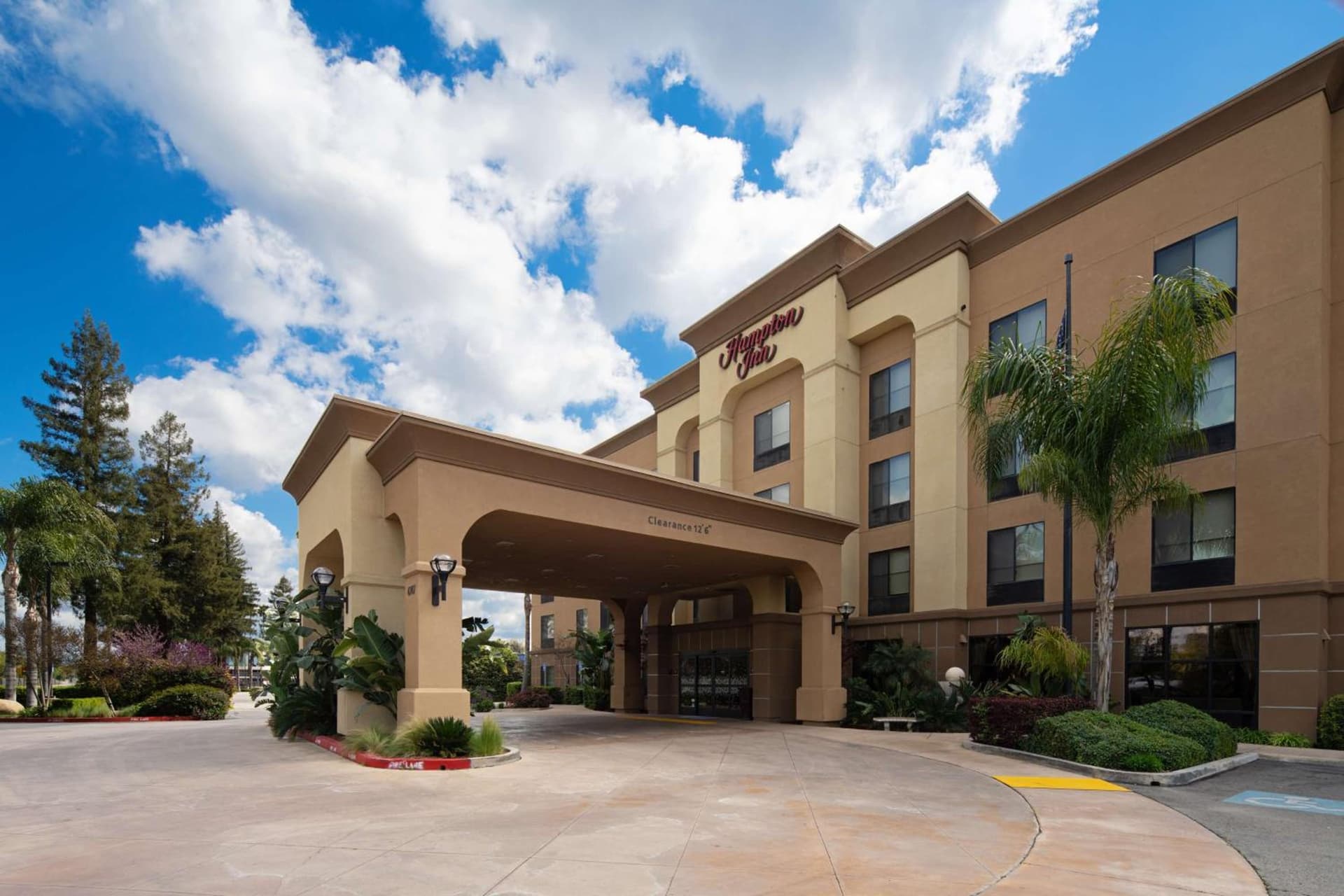 Hampton Inn Visalia property views in Visalia, CA — gallery photo 3