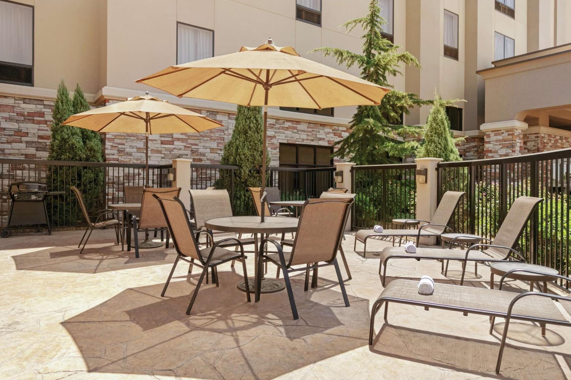 Hampton Inn & Suites Enid interior in Enid, OK — gallery photo 2